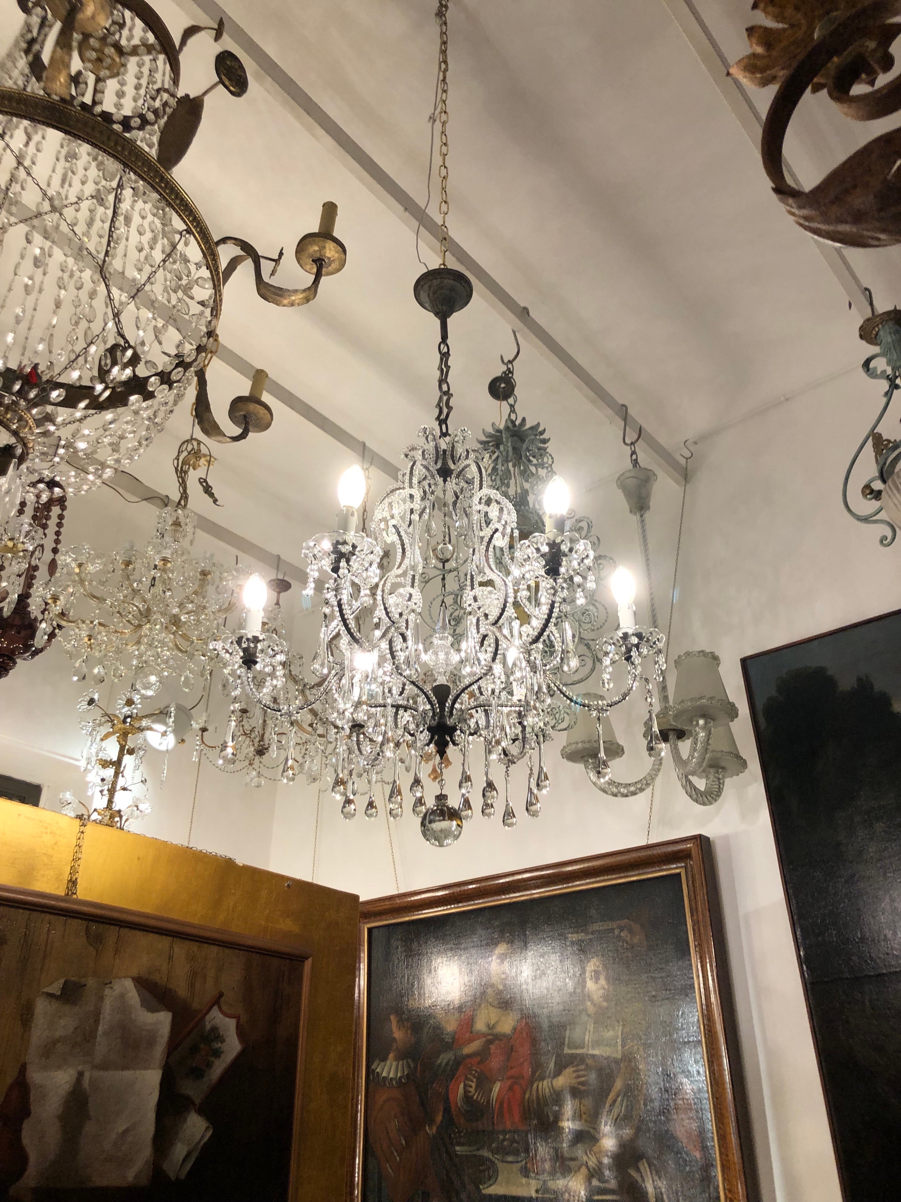 Lustre italien à huit lumières en cristal perlé Début du 20e siècle en vente 2