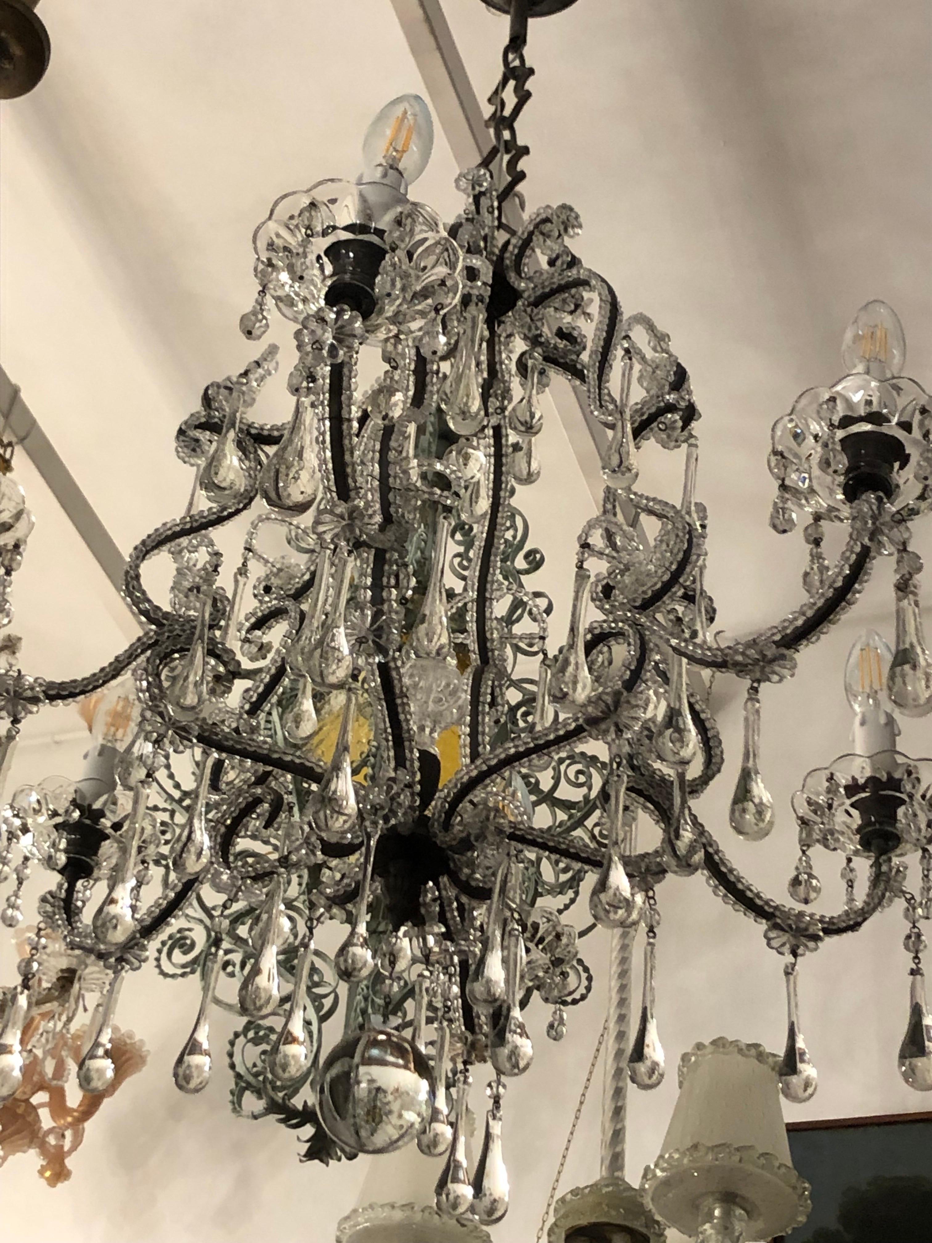 Lustre italien à huit lumières en cristal perlé Début du 20e siècle en vente 4