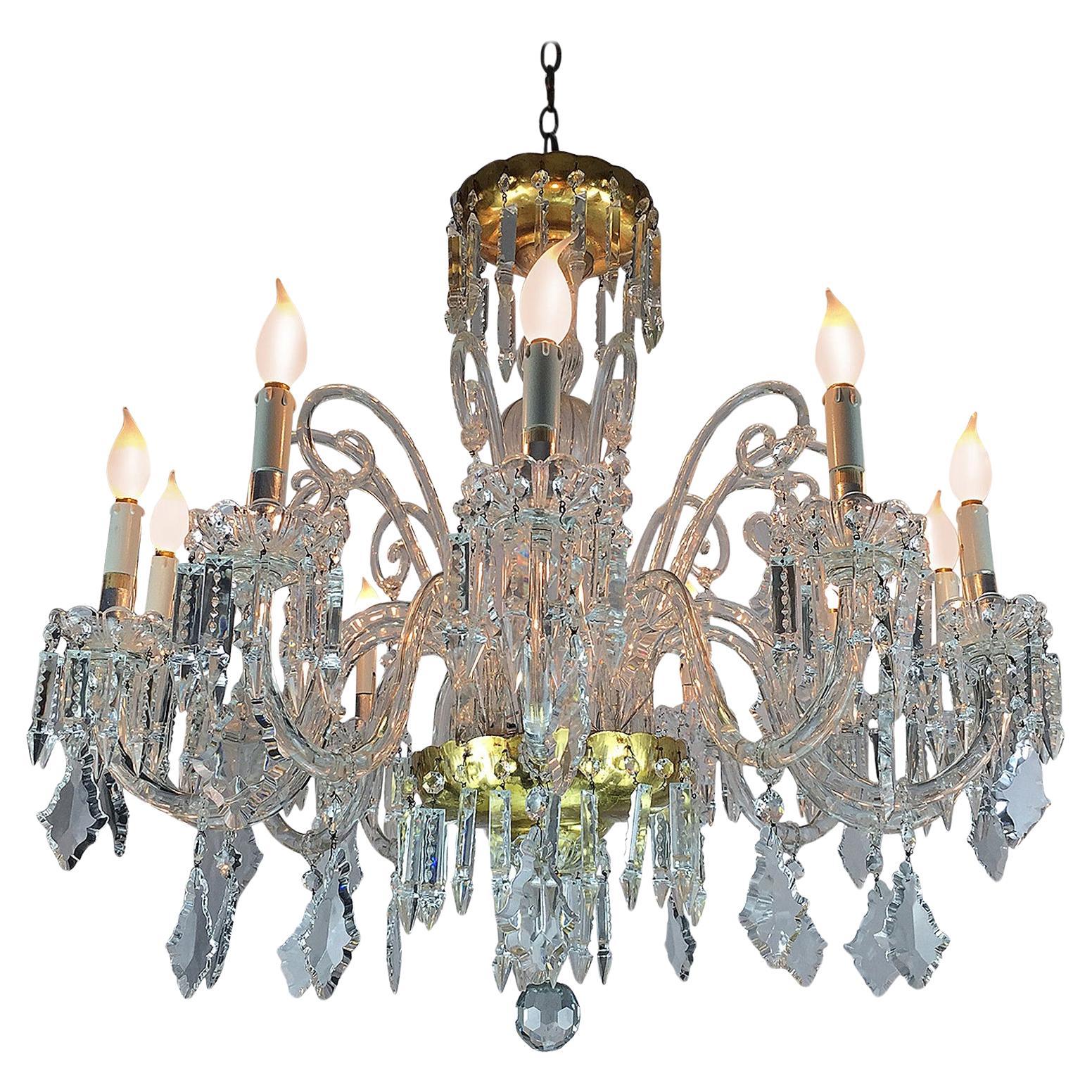 Lampadario Italiano In Cristallo 1950s Dodici Bracci Curvi ed Elementi Dorati In Good Condition For Sale In Milano, MI