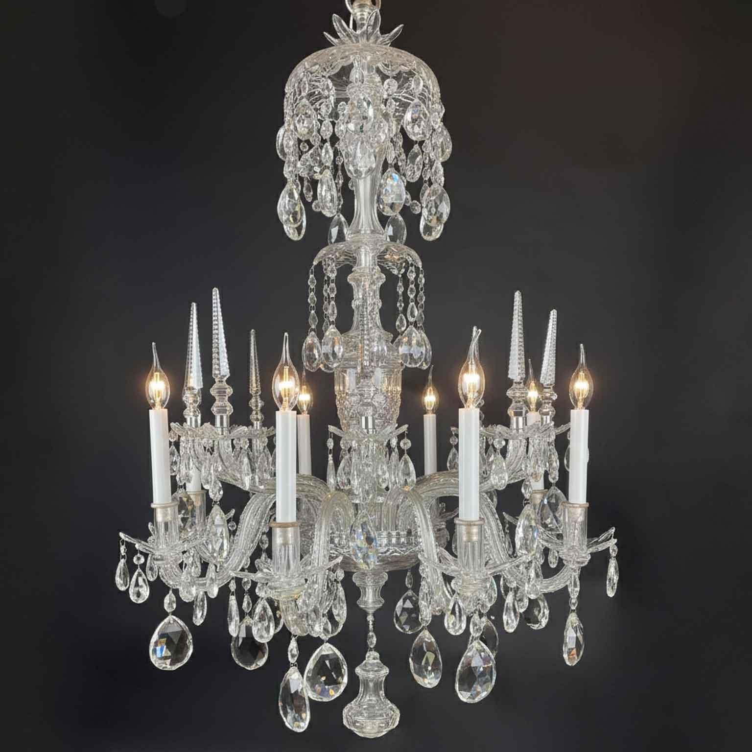 Lámpara italiana de cristal de Bohemia de Otto Luci 1950, elegante lámpara de salón de ocho brazos realizada en Italia a principios del Novecento totalmente en cristal de Bohemia; tiene un cuerpo central de cristal estampado y moldeado, está
