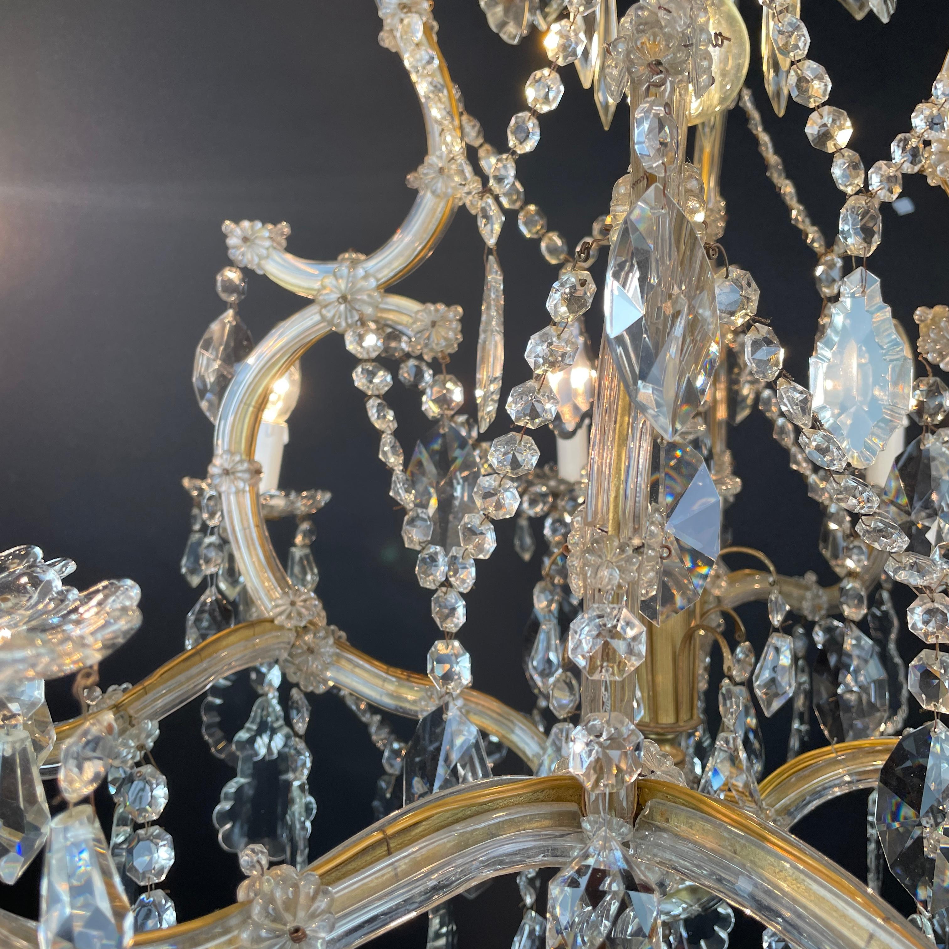 Italian Crystal Chandelier in 1950s Maria Theresa Style with Nine Lights In Good Condition For Sale In Milano, MI