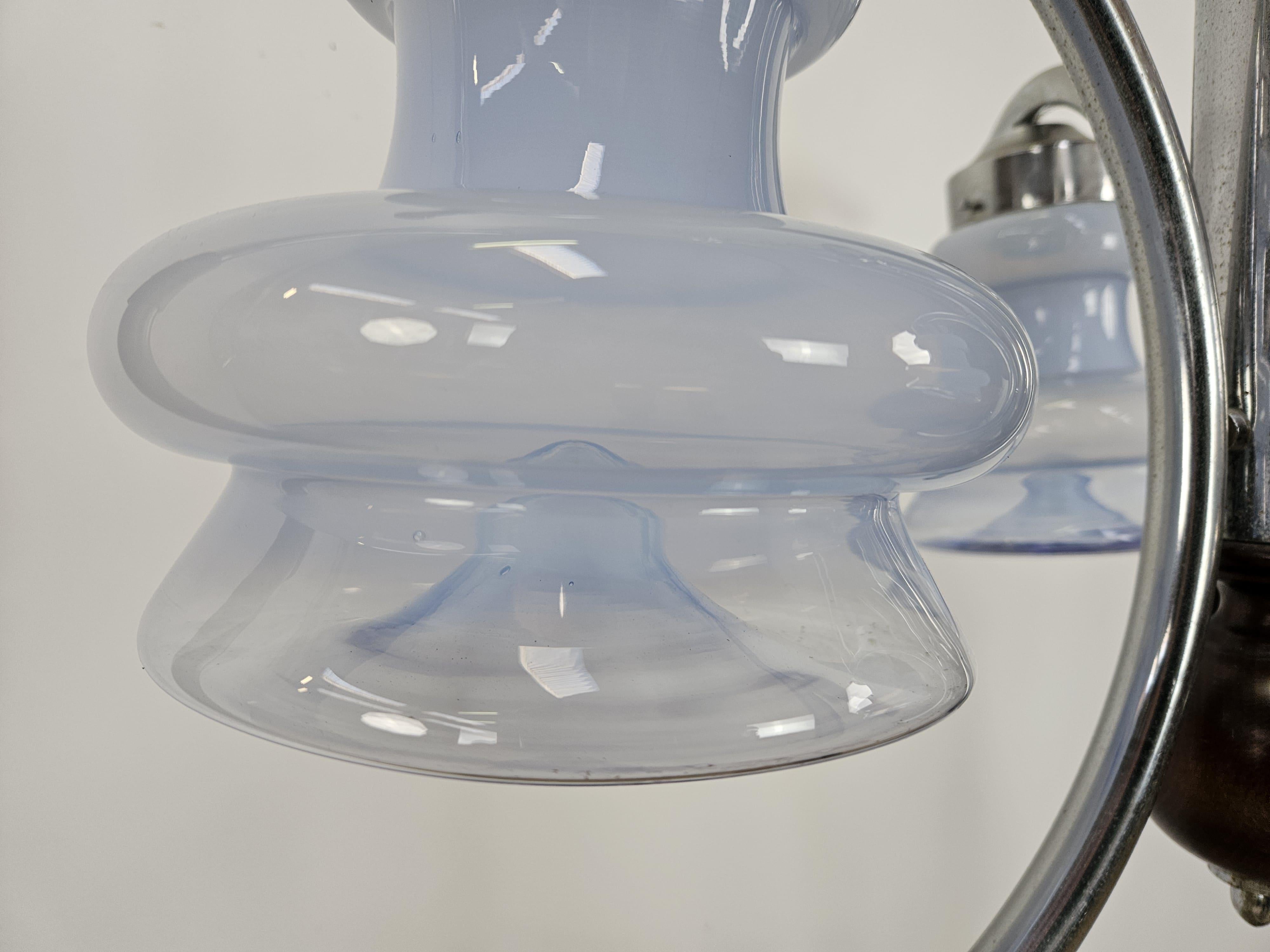 Italian Lustre italien du milieu du siècle en métal avec trois points lumineux en verre dégradé en vente