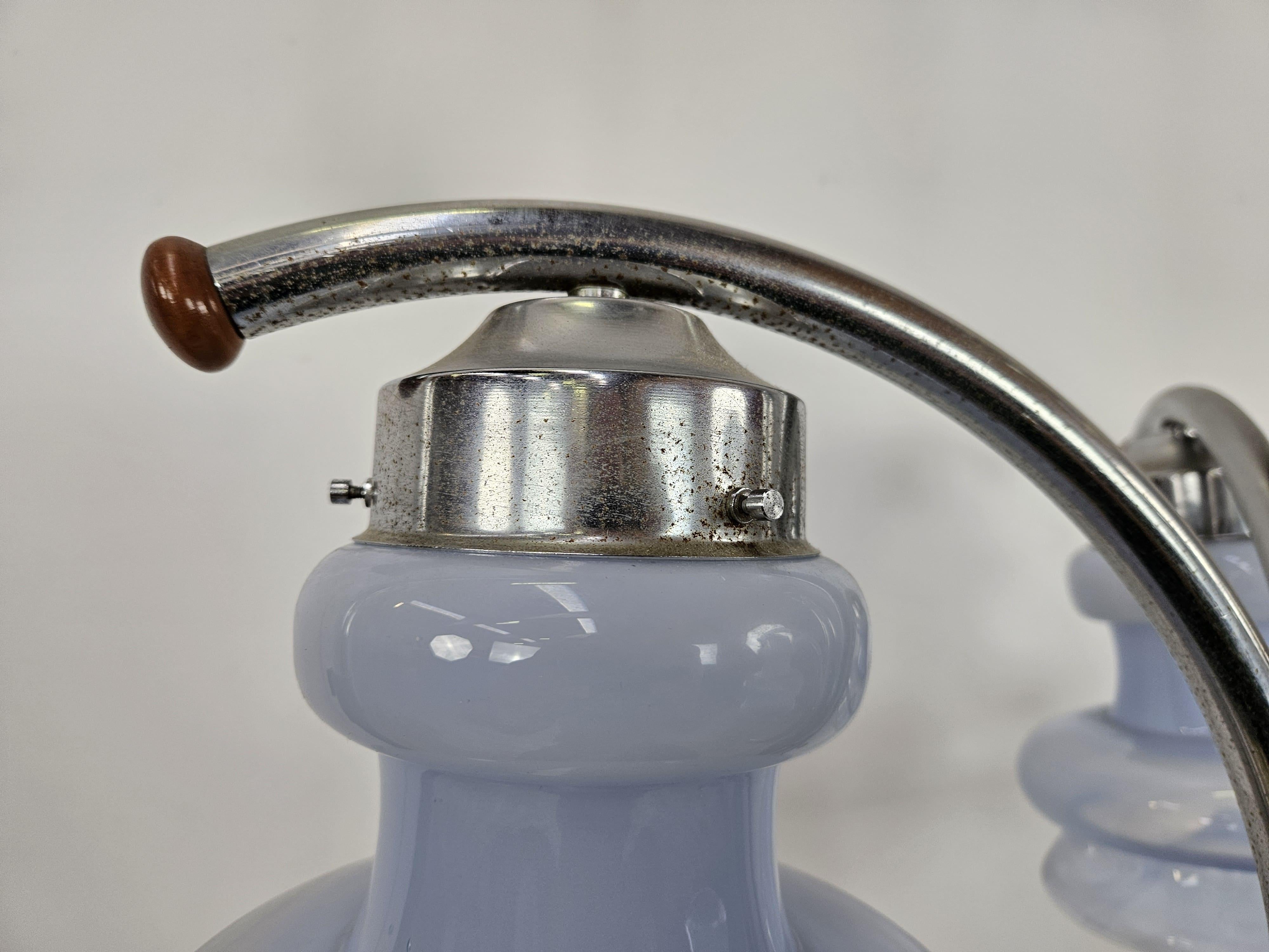 Late 20th Century Lustre italien du milieu du siècle en métal avec trois points lumineux en verre dégradé en vente