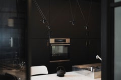 Minimalistischer schwarzer Kronleuchter 4 Lichter anpassbar mit Punktlicht