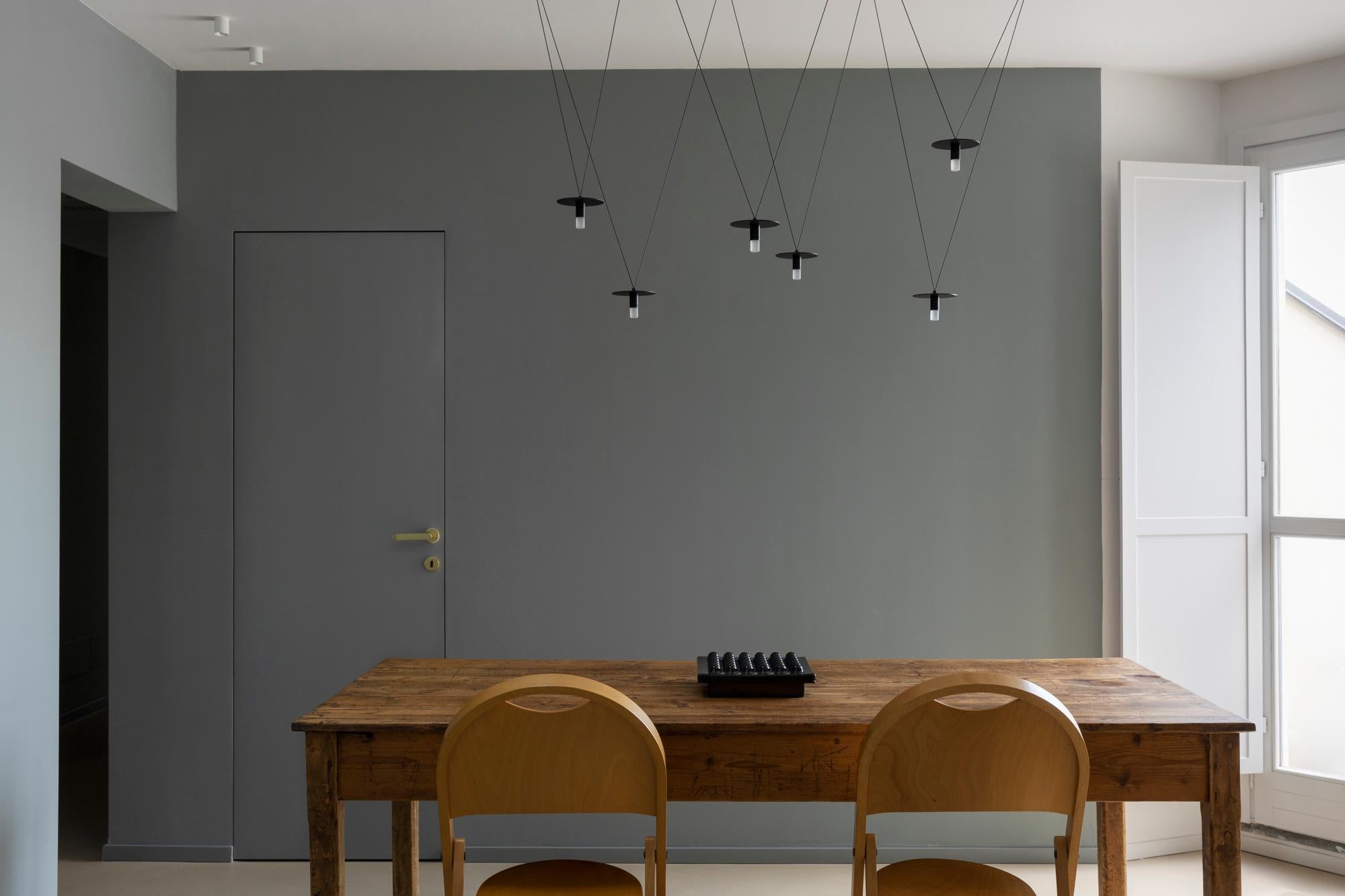 Minimalismo Lampadario nero minimal a 6 luci personalizzabili con diffusori per luce morbida in vendita
