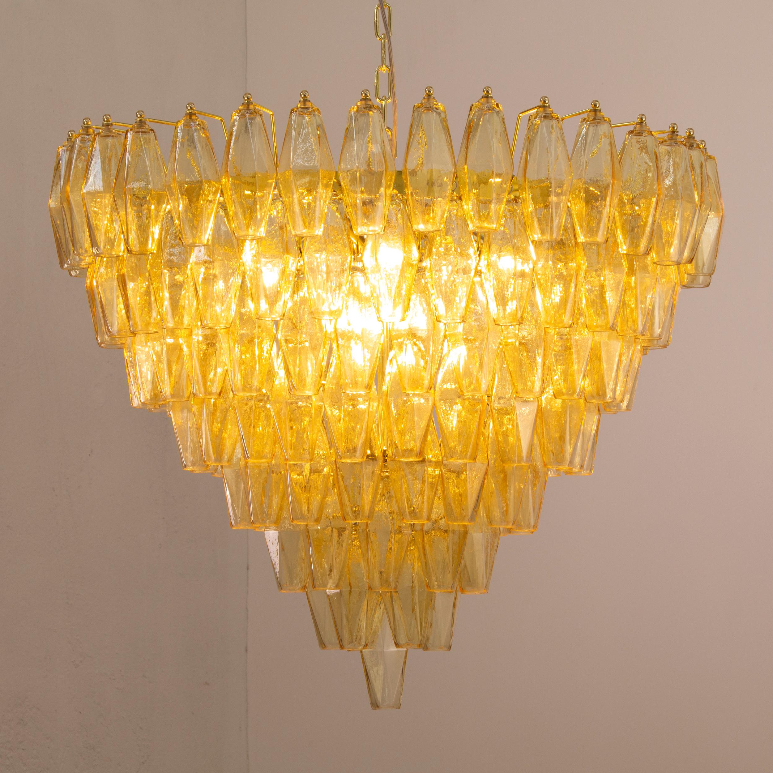 XXIe siècle et contemporain Lampadario poliedri giallo en vetro di Murano inspiré du milieu du siècle italien en vente