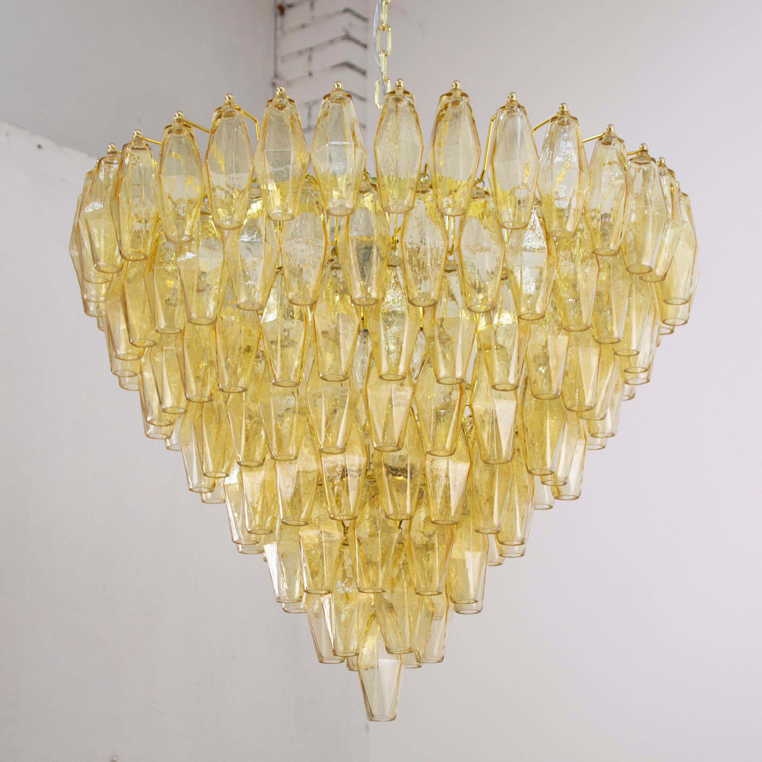 Verre brun Lampadario poliedri giallo en vetro di Murano inspiré du milieu du siècle italien en vente