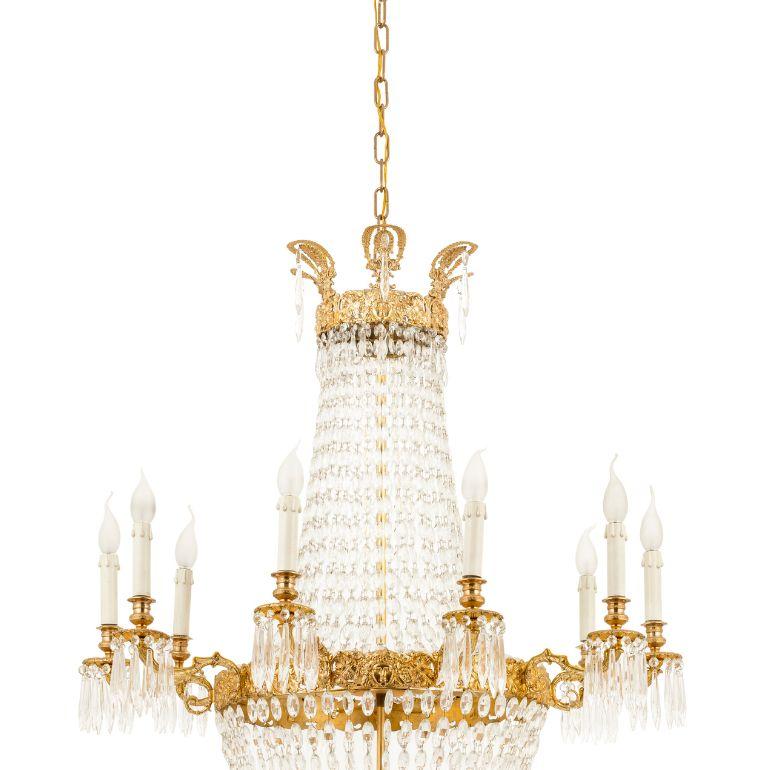 Italian Reggia 10-light chandelier with crystal drops For Sale