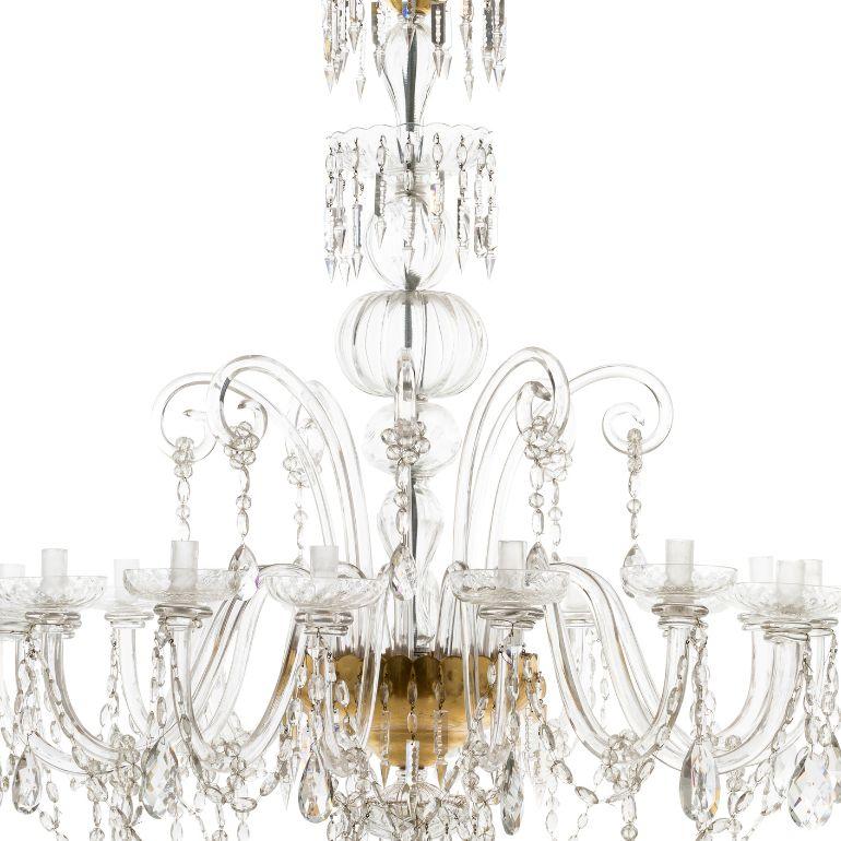 Italian Lustre Reggia à 12 lumières avec structure en cristal en vente