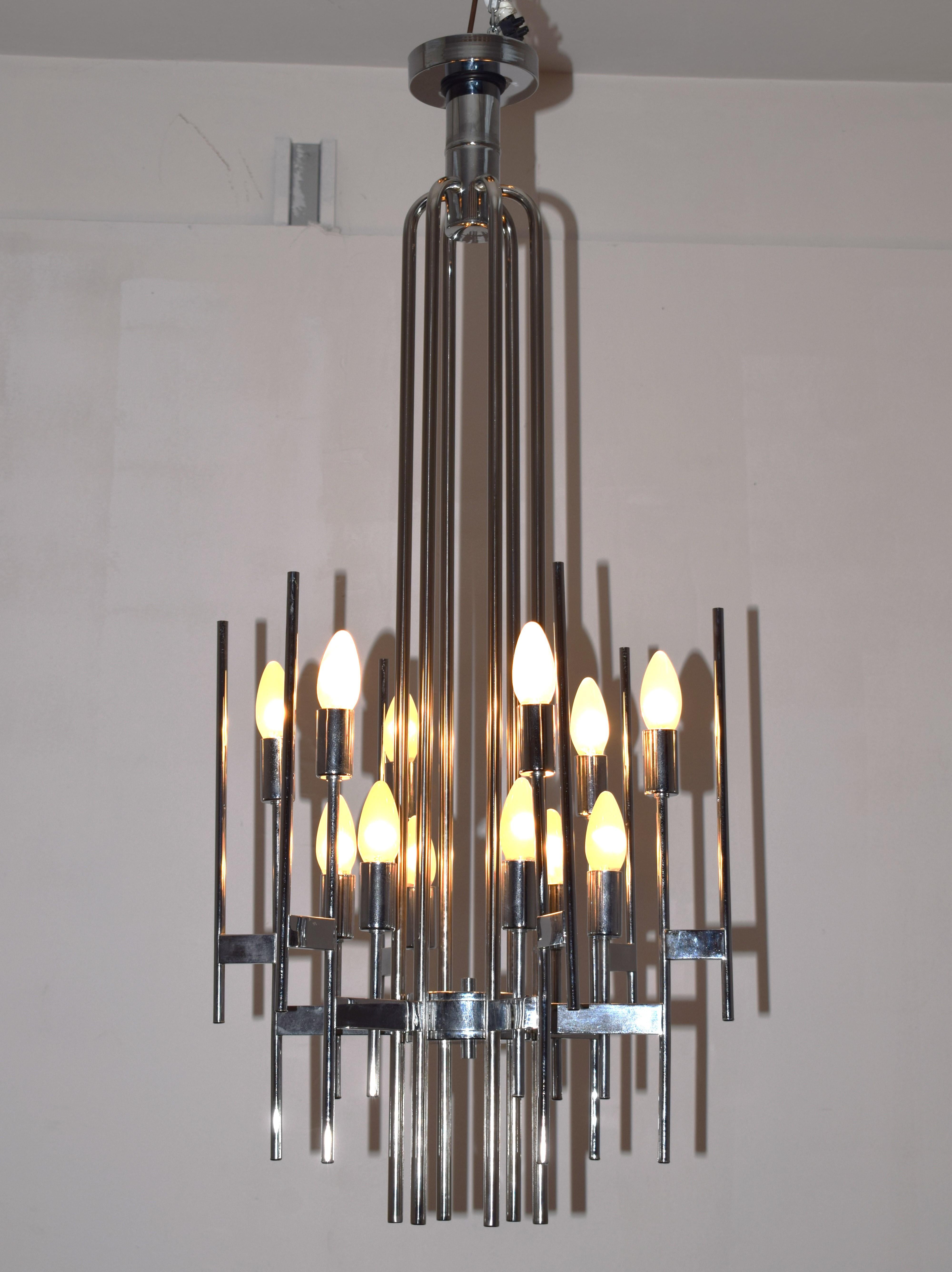Italian Sciolari chandelier, Italy, 1970s. For Sale