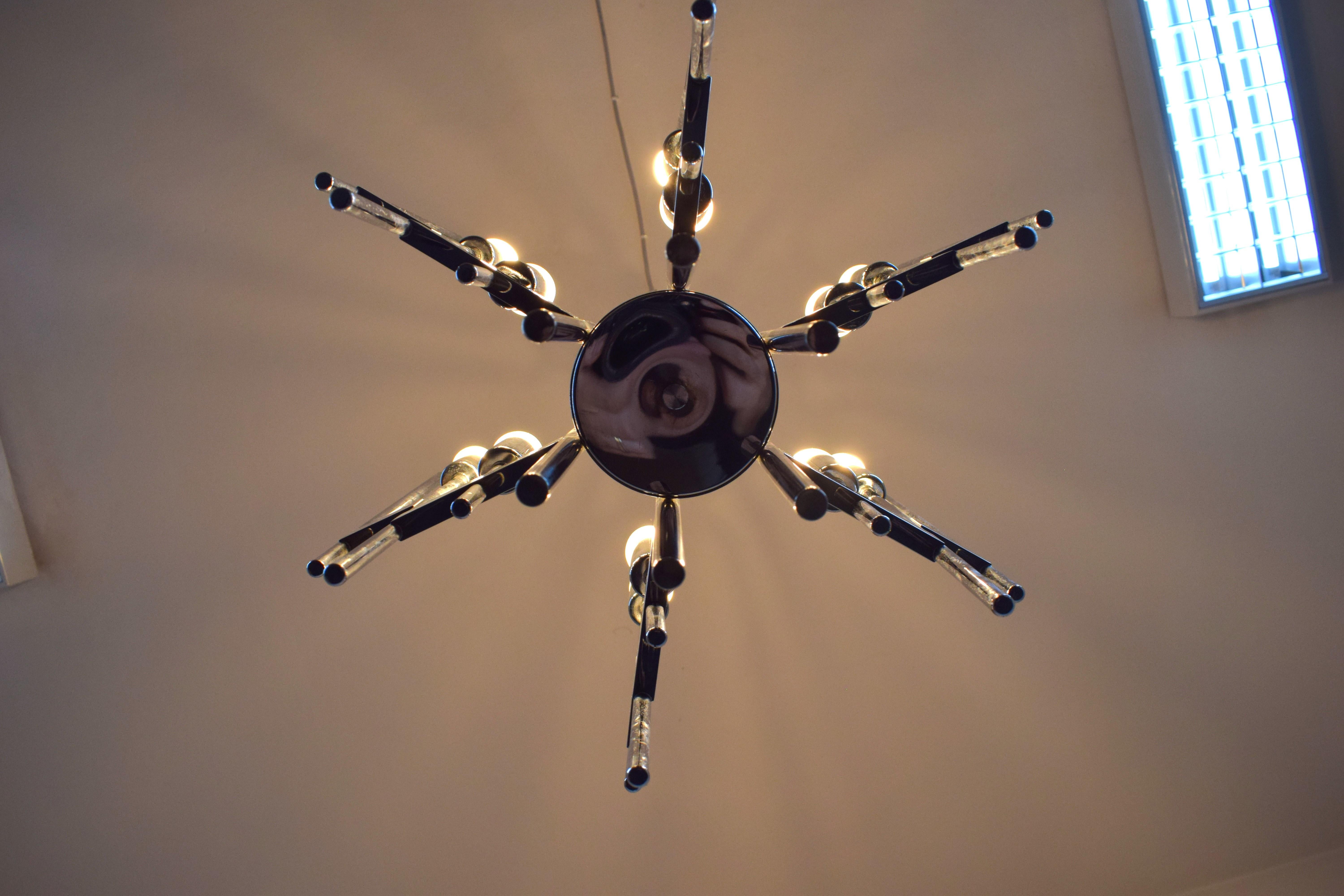 Late 20th Century Sciolari chandelier, Italy, 1970s. For Sale