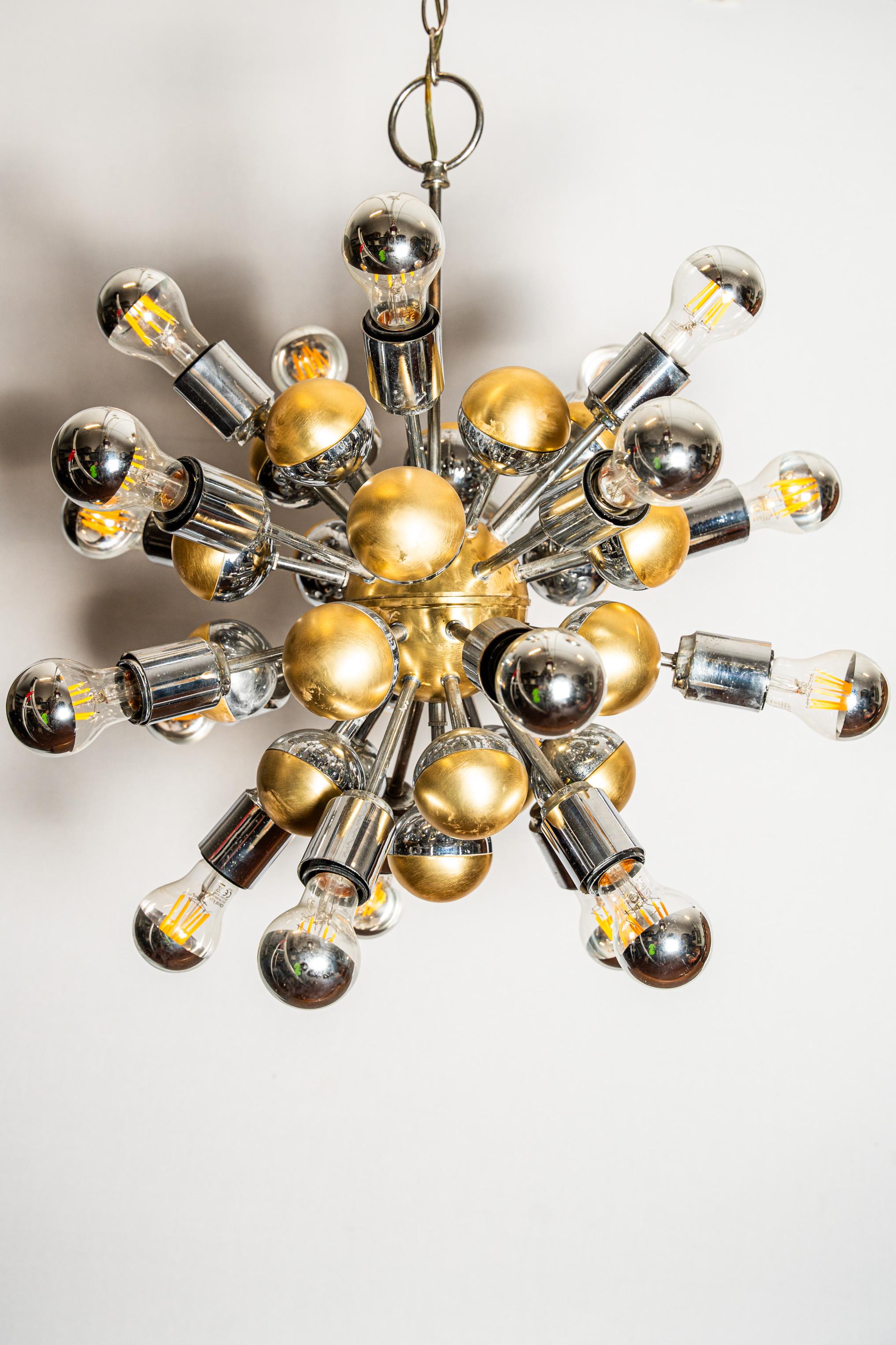 Lámpara Sputnik de Reggiani, años 70 en Bueno estado para la venta en Santa Margherita Ligure, IT