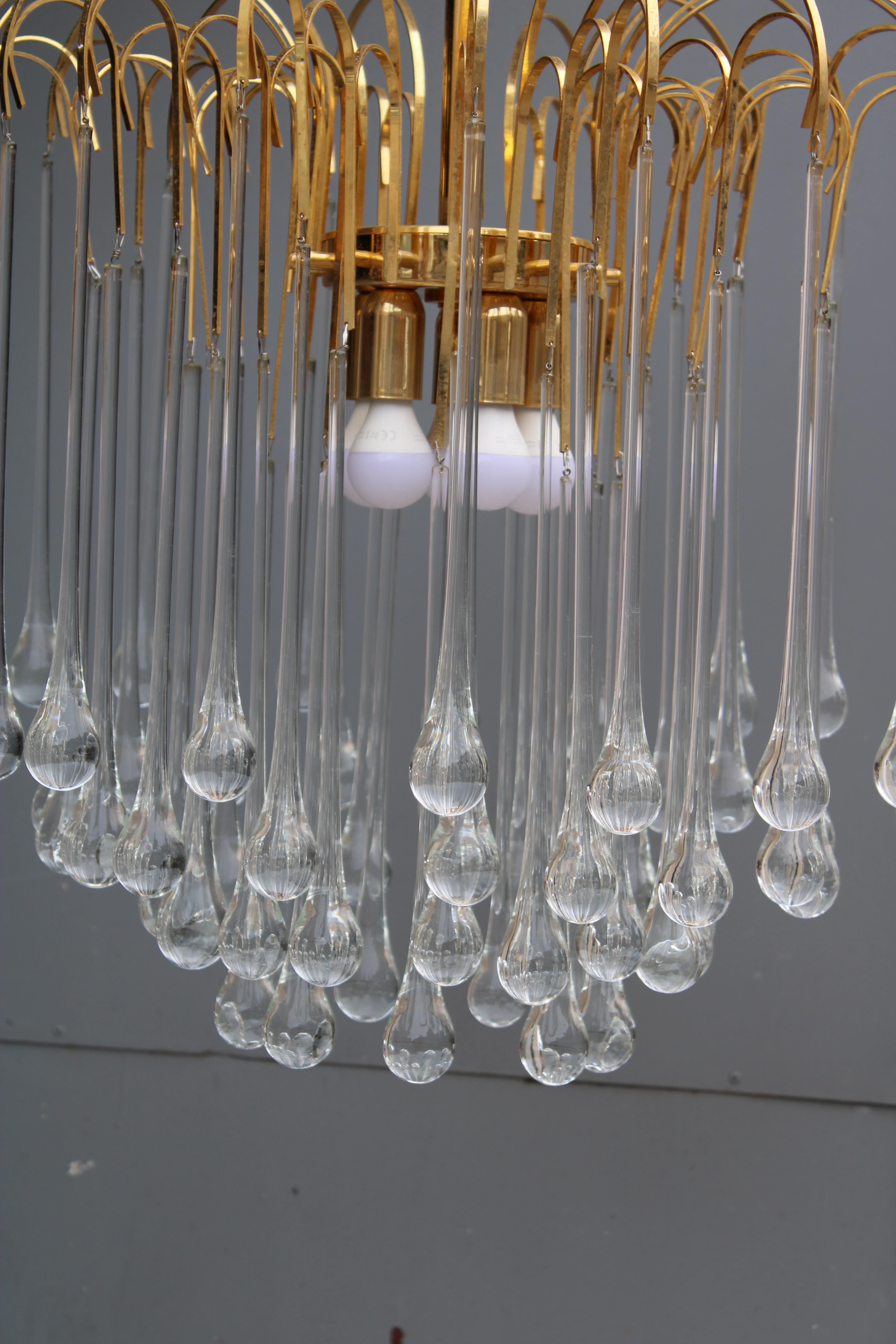 Mid-Century moderno Lampadario struttura Ottone e Gocce in Vetro di Murano Venini 1970 in vendita