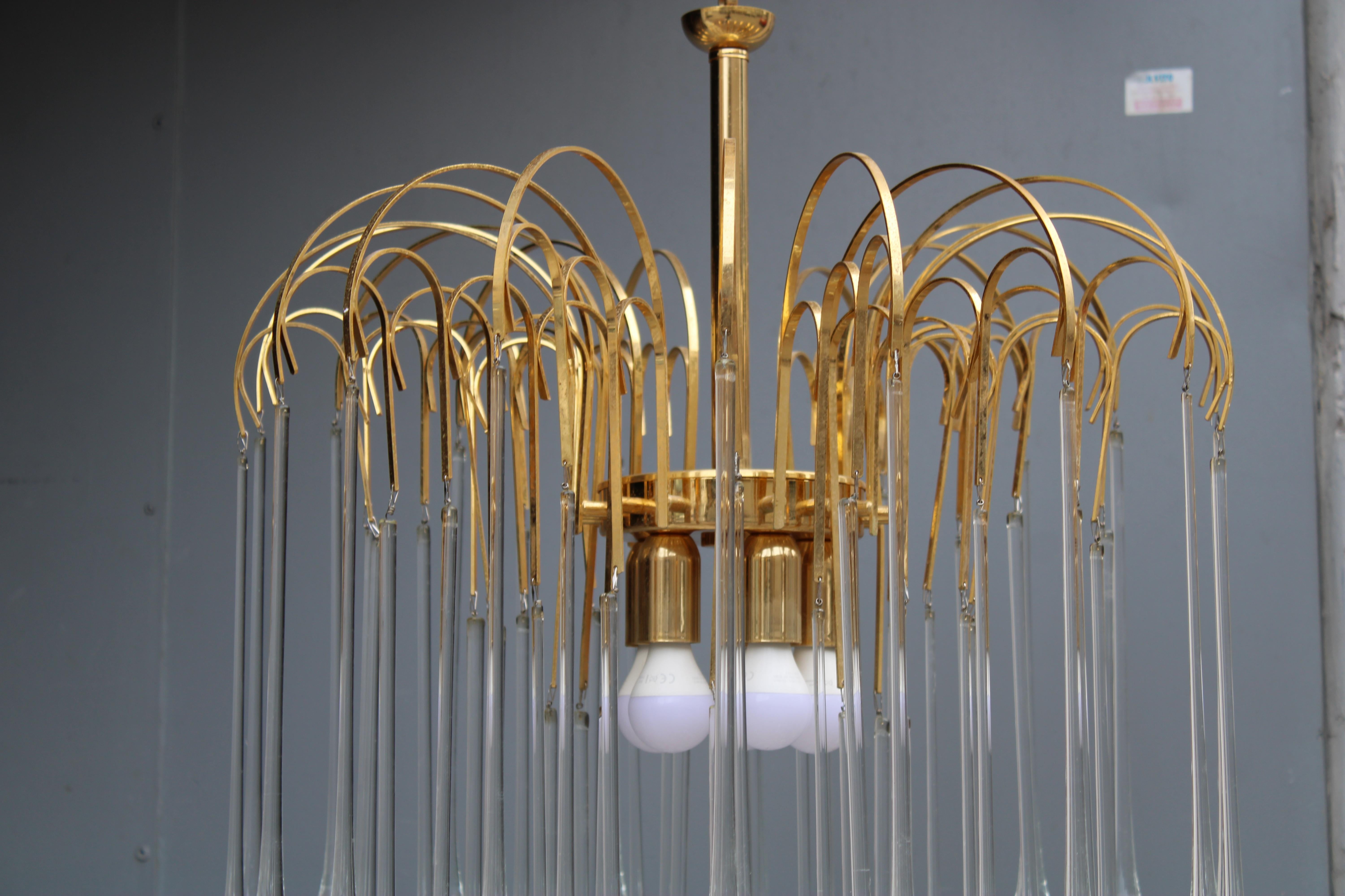 Italian Lampadario struttura Ottone e Gocce in Vetro di Murano Venini 1970 in vendita