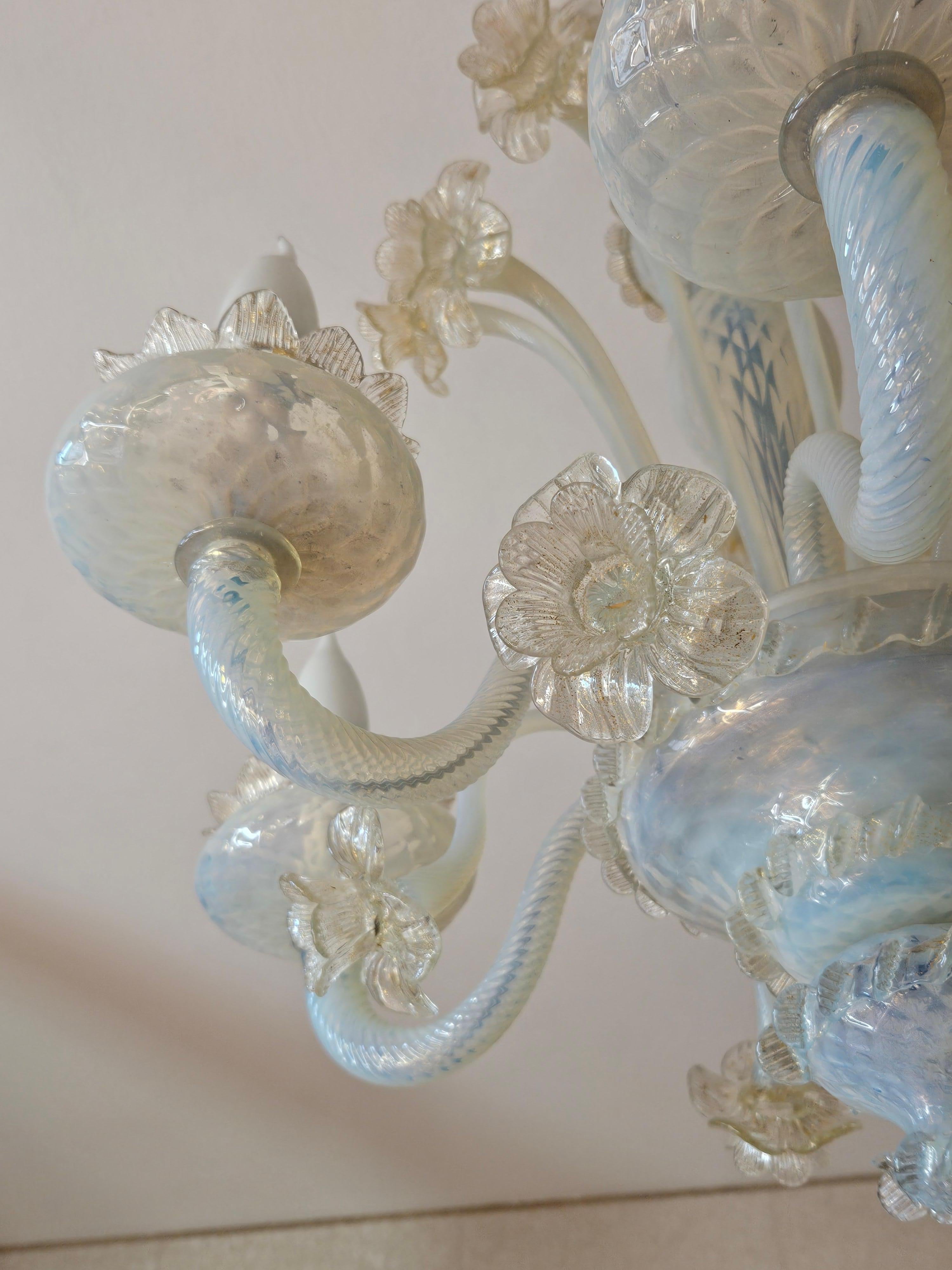 Venetian Murano glass chandelier decorated with flowers and with six points of light For Sale 3