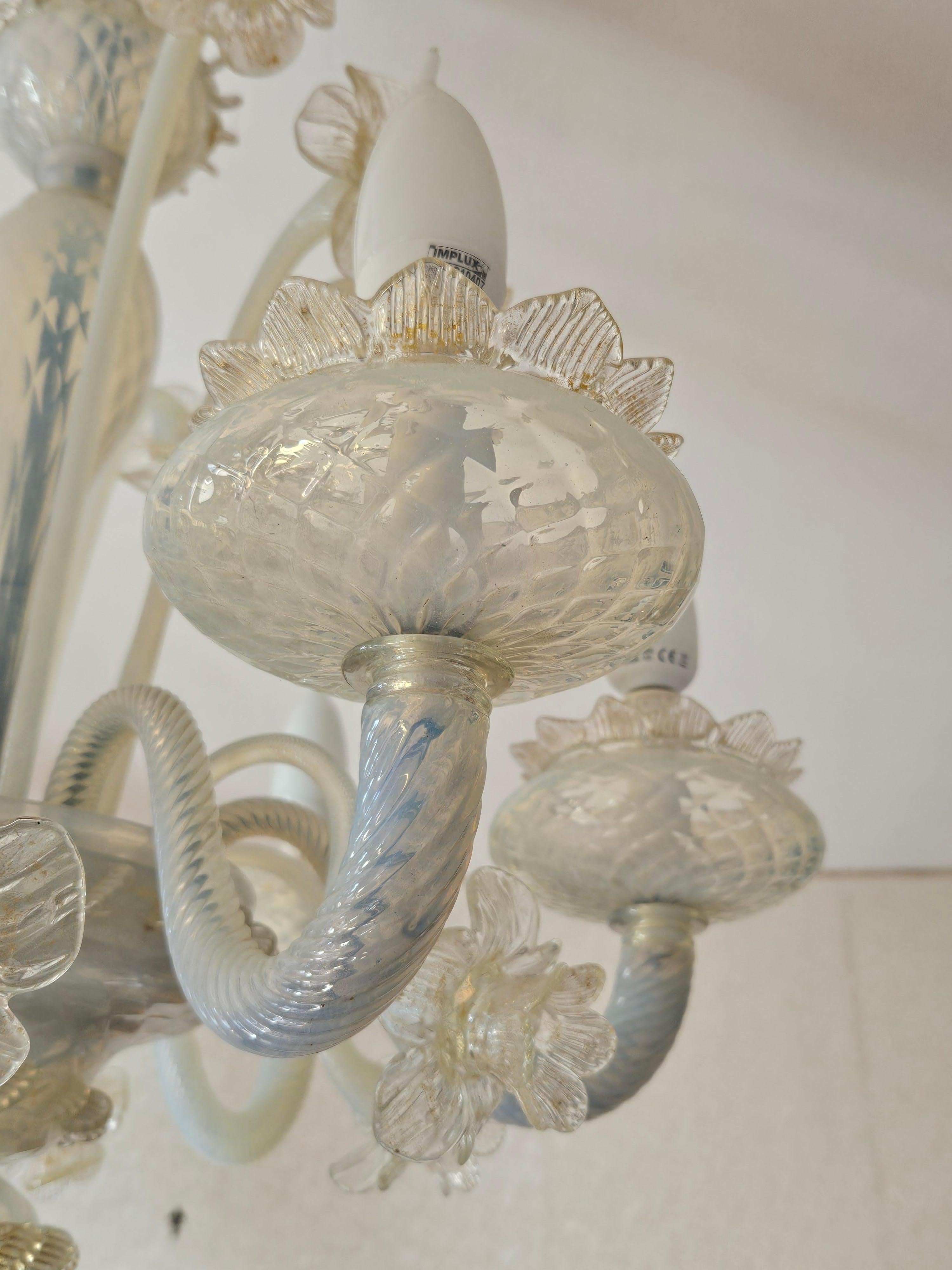Murano Glass Venetian Murano glass chandelier decorated with flowers and with six points of light For Sale