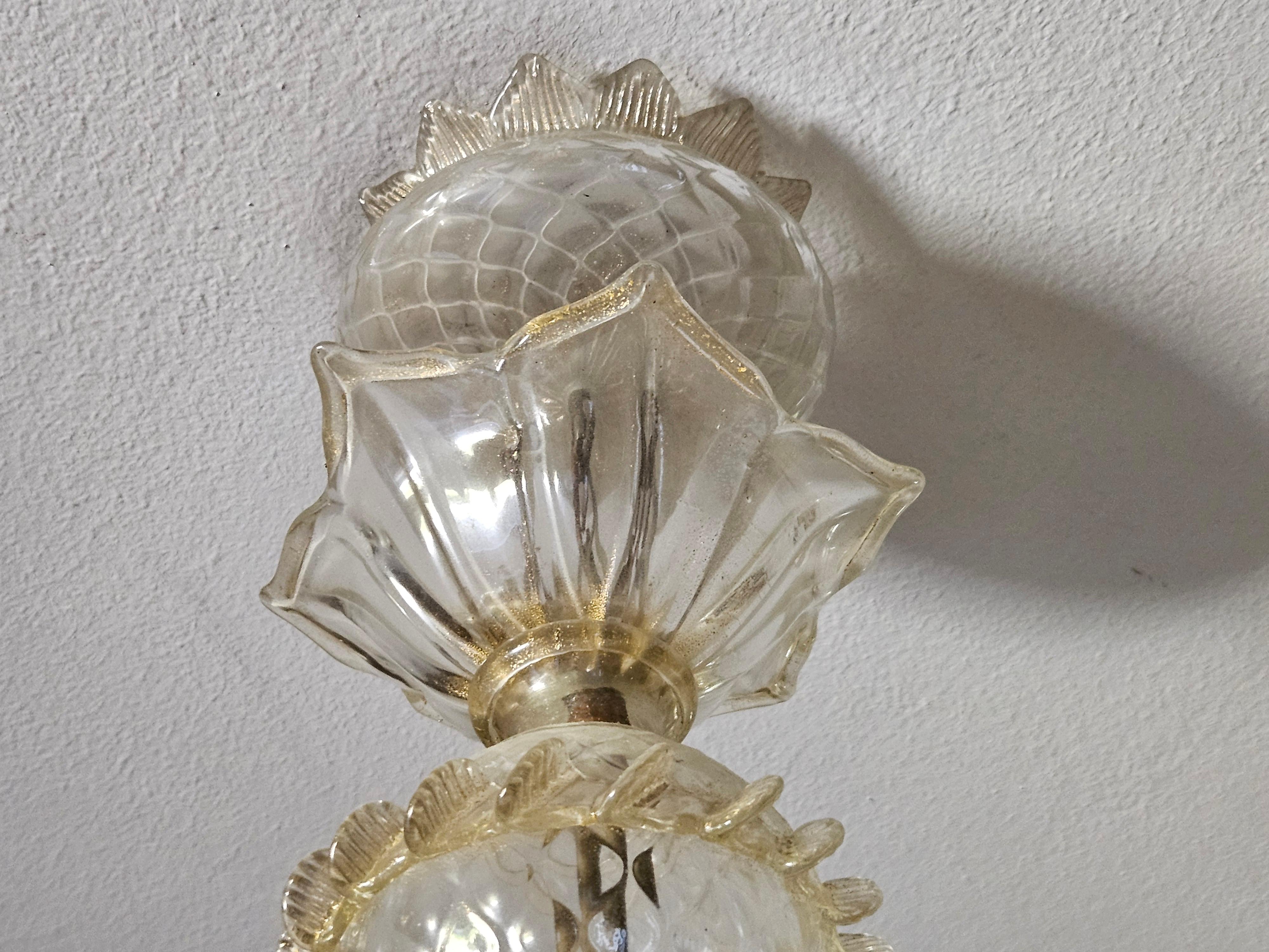Italian Venetian chandelier in transparent and shaded Murano glass 1970s For Sale