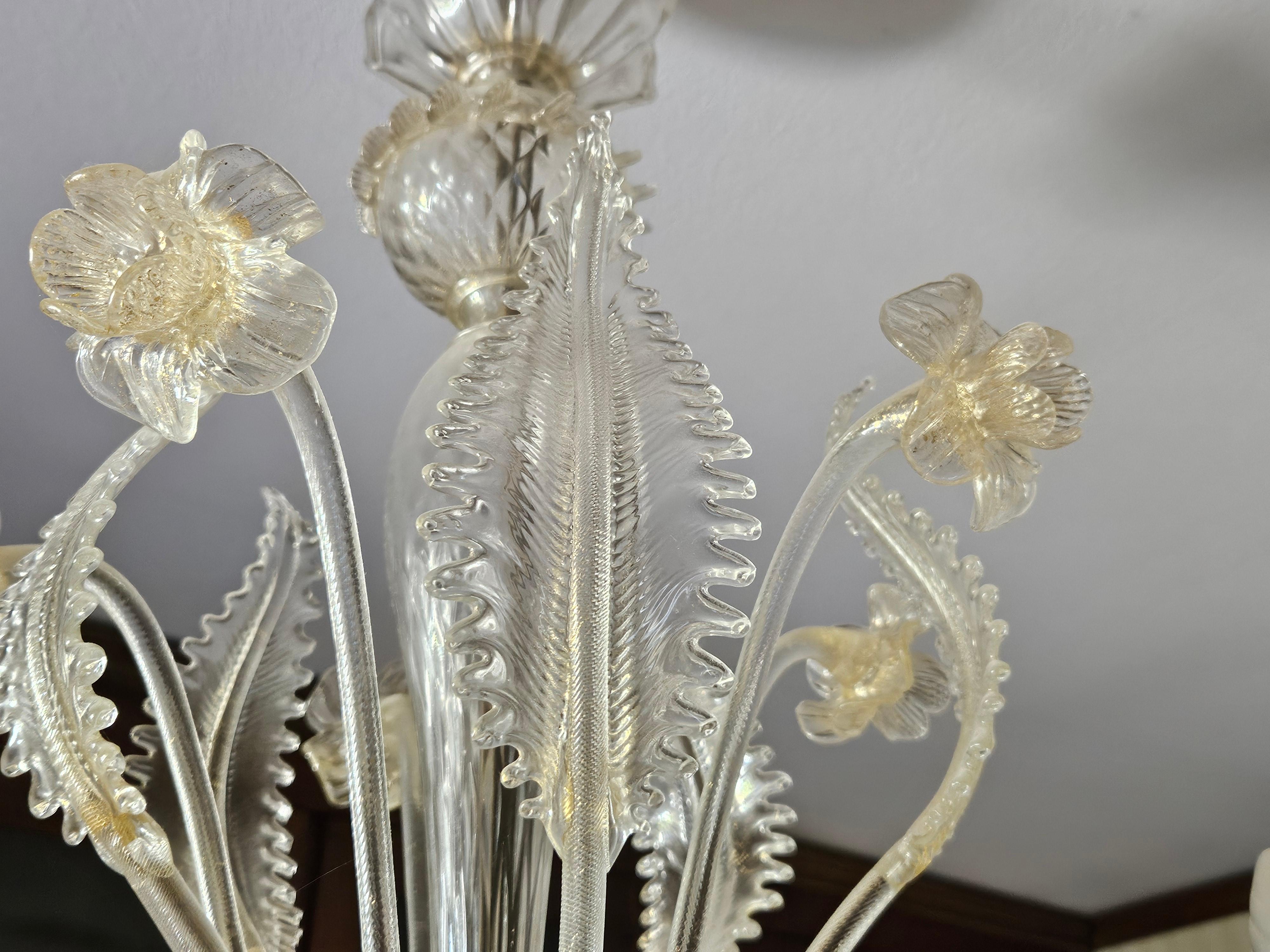 Venetian chandelier in transparent and shaded Murano glass 1970s For Sale 1