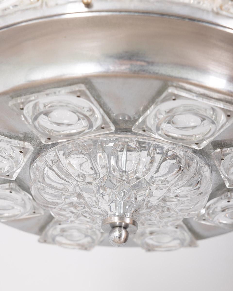 1960er Jahre Vintage-Kronleuchter in dekoriertem Kristall Design Kinkeldey (Metall) im Angebot