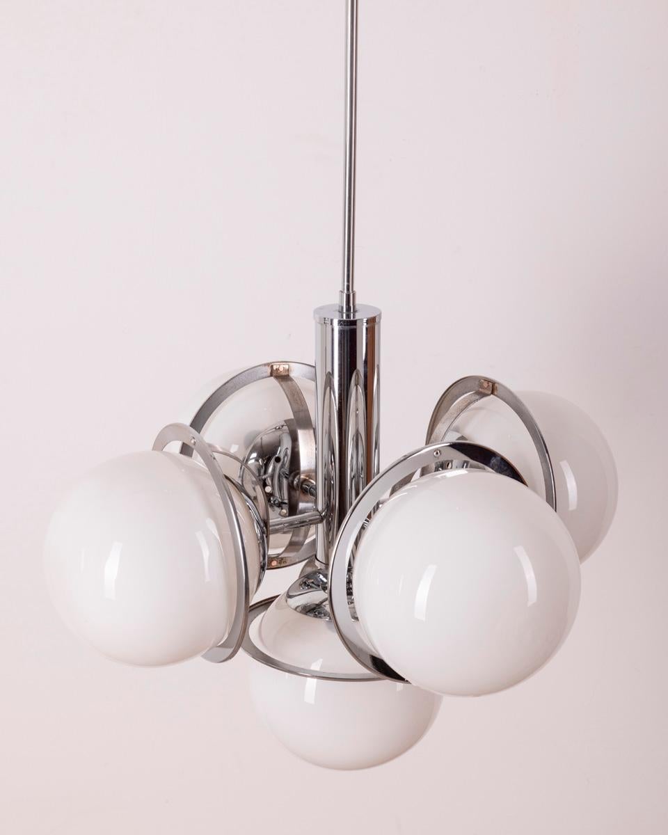 Italian 1960s vintage chrome metal and glass chandelier Sciolari design For Sale