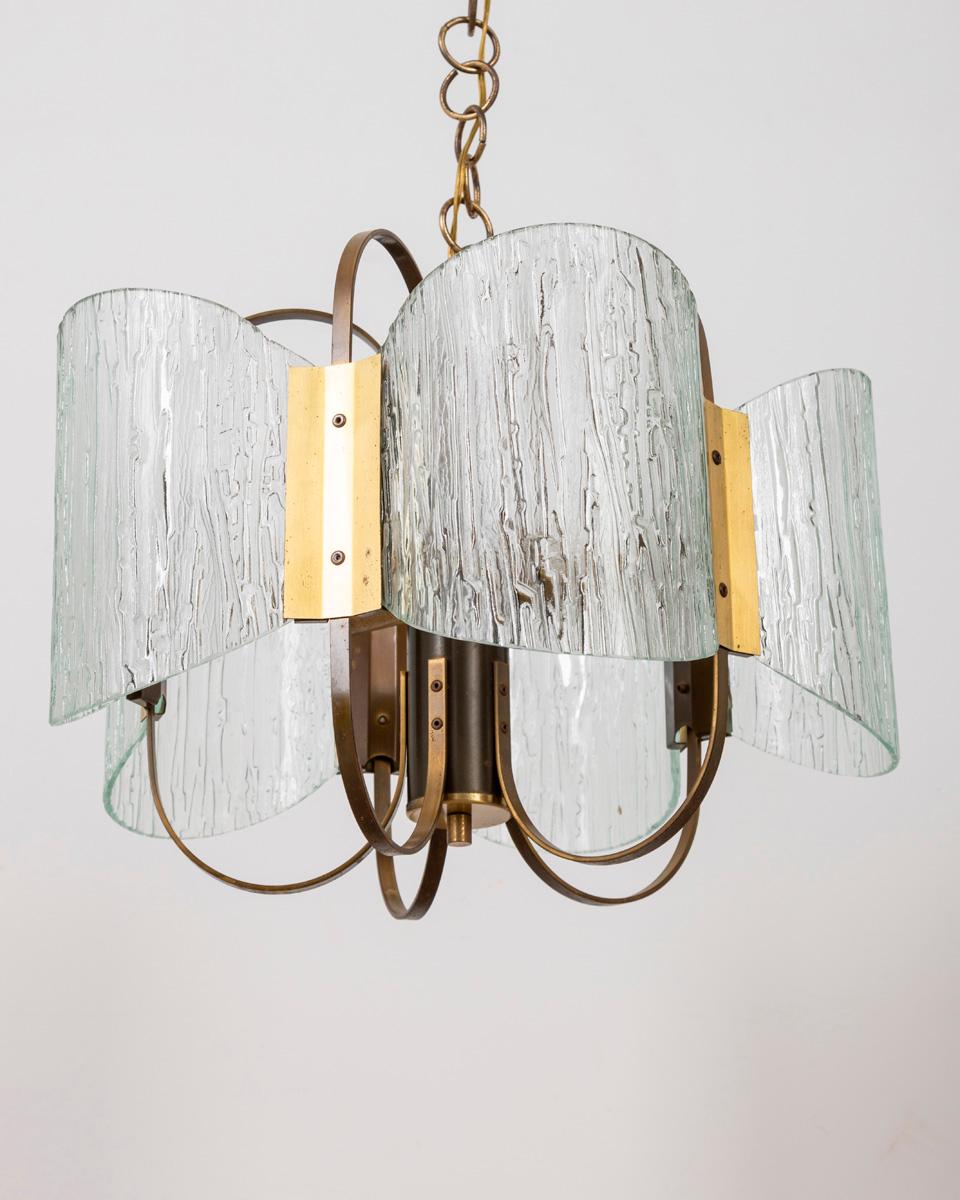 Vintage 1960s brass and glass chandelier worked Italian design In Good Condition For Sale In None, IT