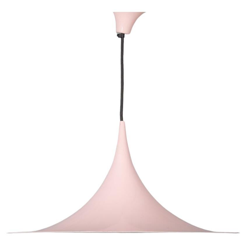 Large Danish pink metal chandelier, design Claus Bonderup & Torsten Thorup for Fog & Mørup, 1970s.

CONDITION:
In good, working condition,  has signs of wear and tear given by time.

SIZING: 
Height 60 cm; Diameter 50 cm

MATERIALS: 
Gunmetal

YEAR