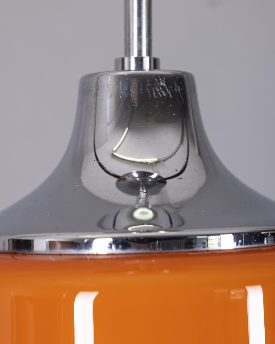 Italian Lampadario vintage anni '70 in metallo e vetro arancione, design italiano in vendita