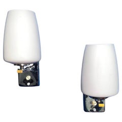Lampade da muro in vetro opalino attr. Fontana Arte
