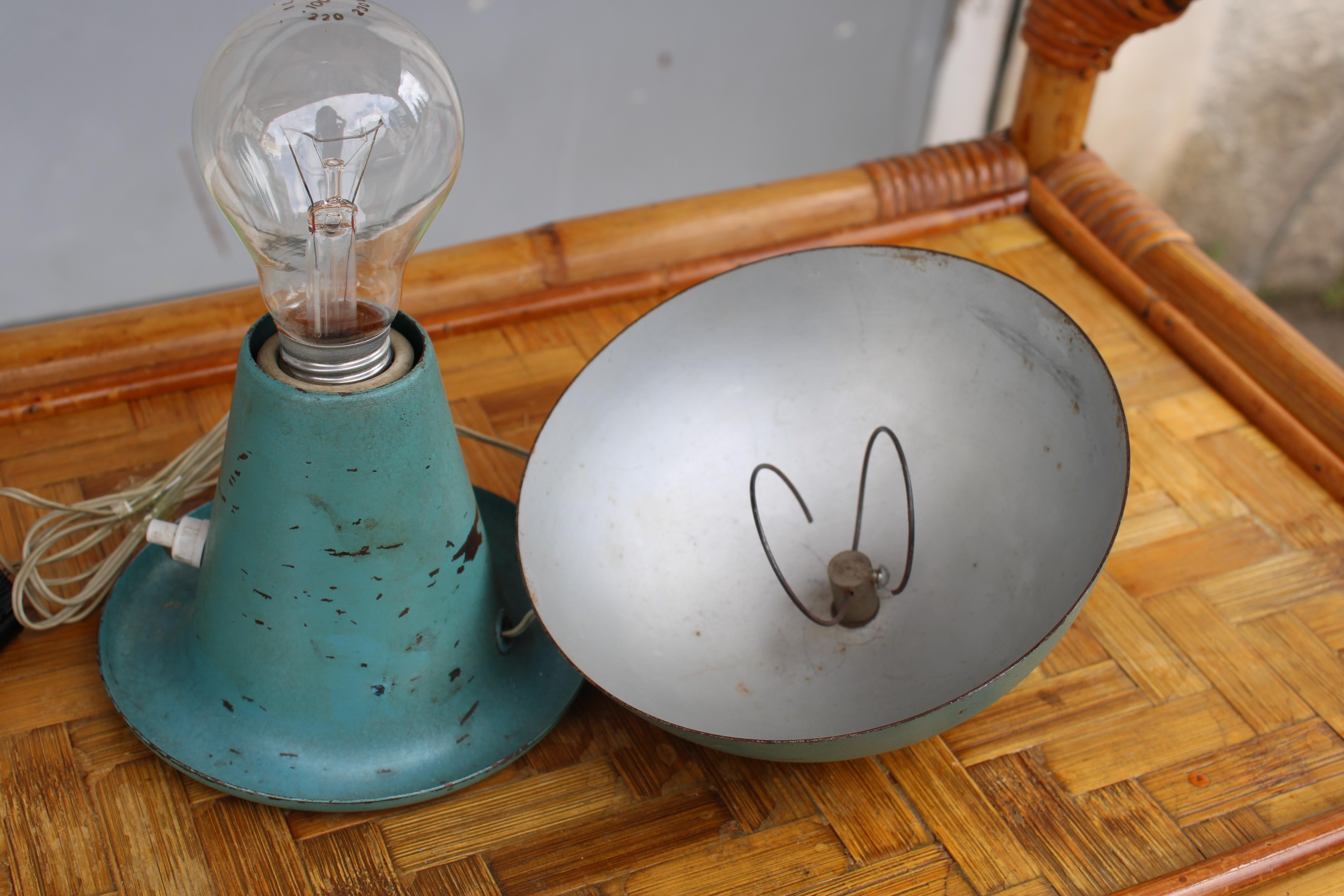 Lampes de table en métal laqué Bauhaus 1950s en vente 1