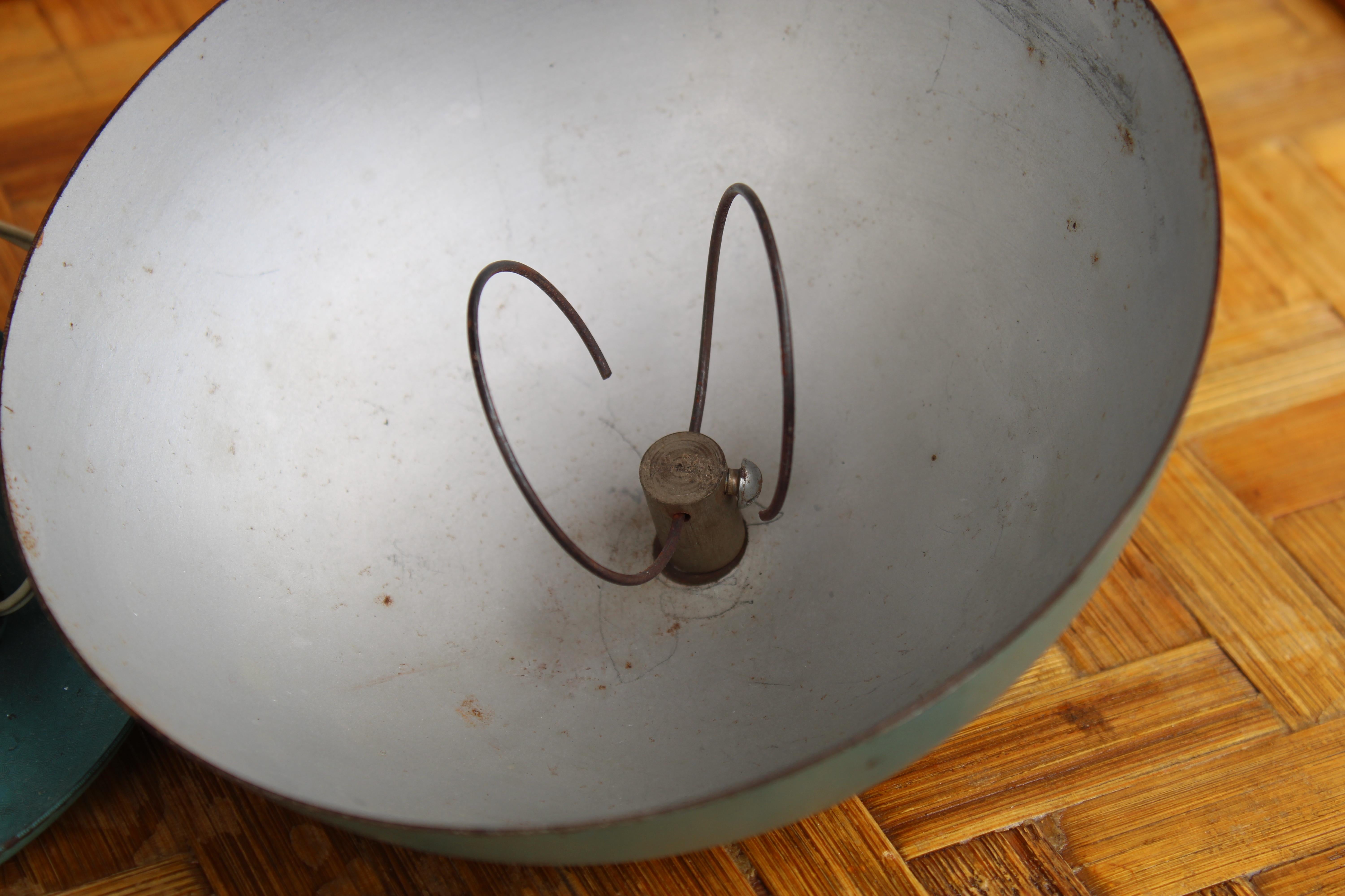 Lampes de table en métal laqué Bauhaus 1950s en vente 2