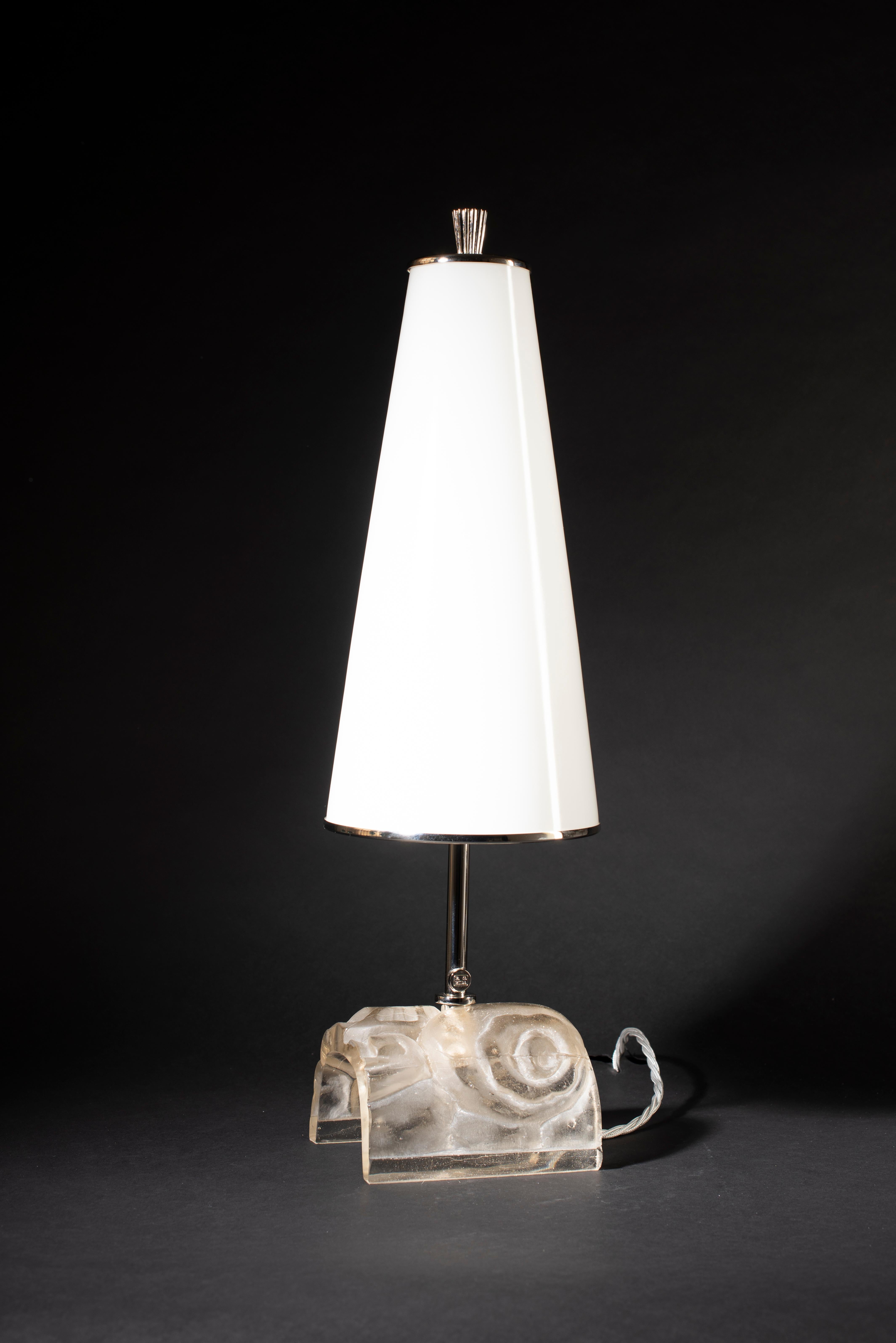 Hand-Crafted LALIQUE Lamps For Sale
