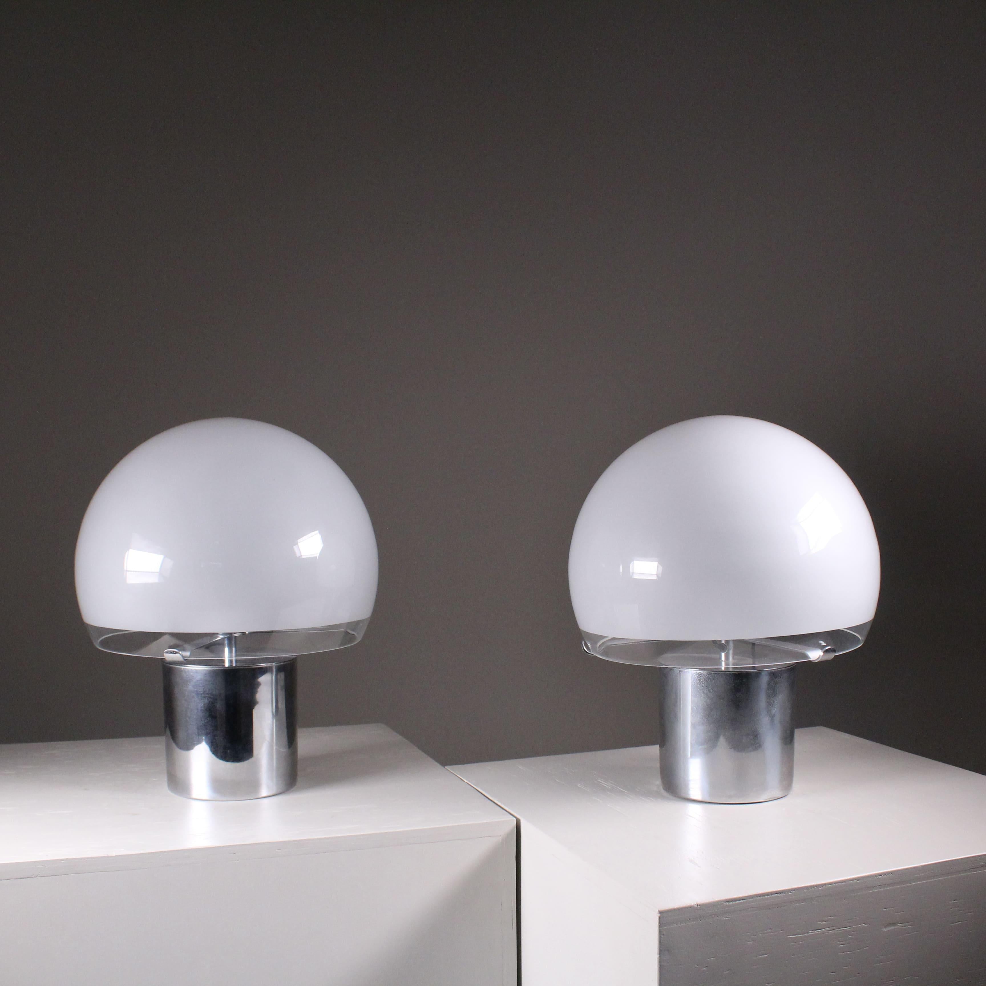 
Lampade Porcino, Luigi Caccia Dominioni per Azucena, 1970
Copia URL
Le Lampade Porcino (versione piccola), ideate da Luigi Caccia Dominioni per Azucena nel 1970, incarnano l’eleganza senza tempo del design modernista italiano. Queste lampade sono