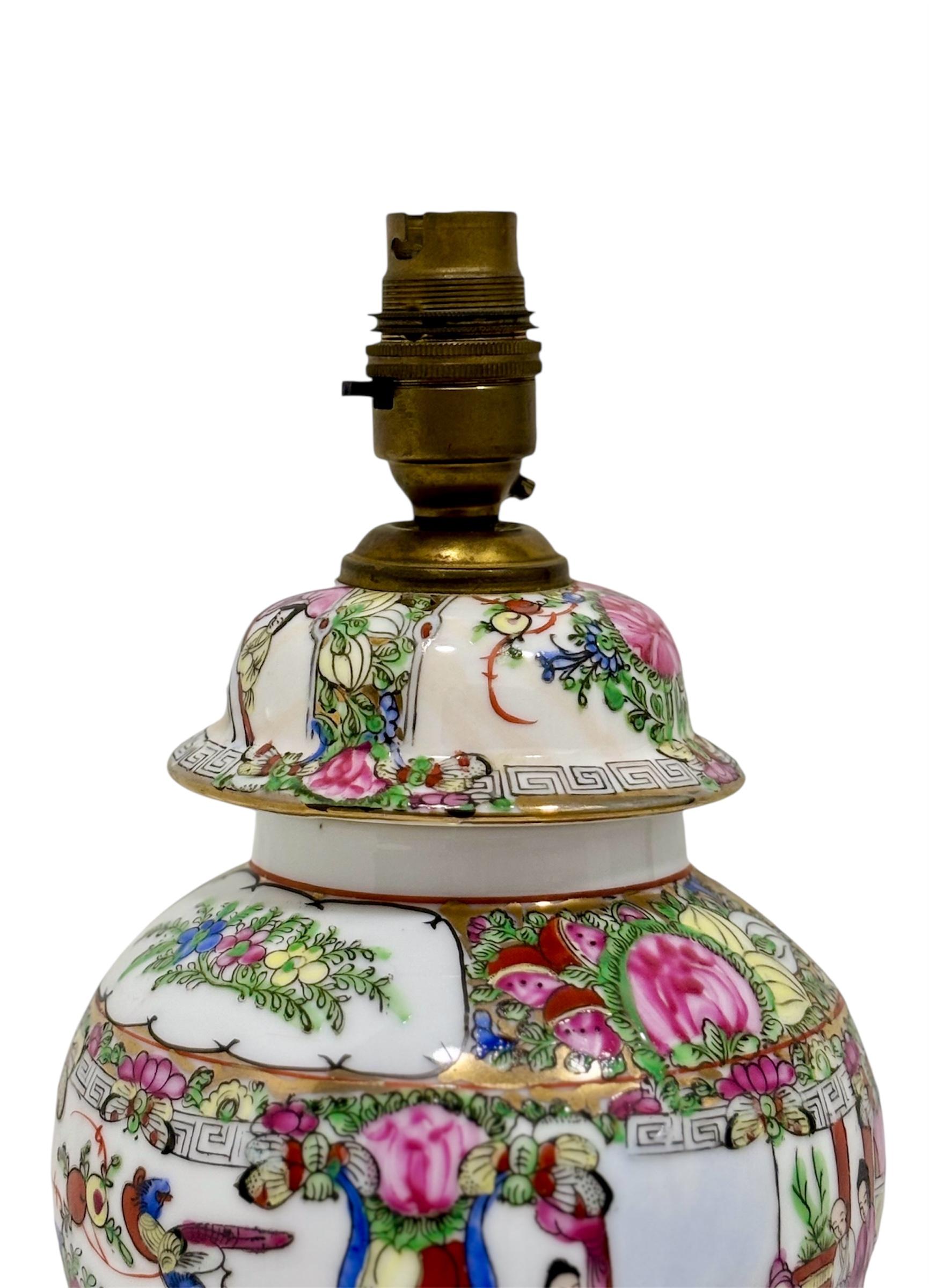 Lámpara de porcelana Circa 1.920. Exportación china en venta