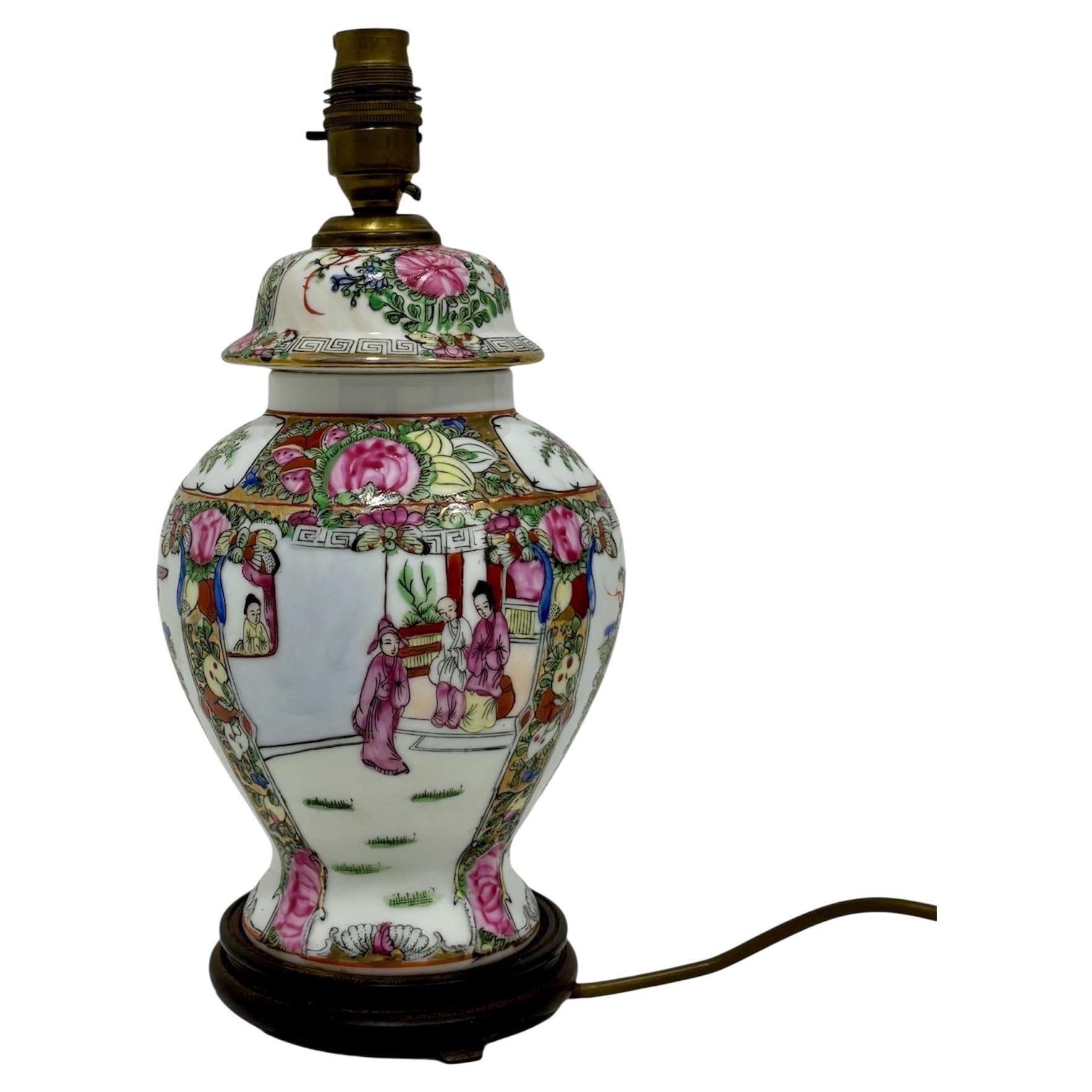 Lámpara de porcelana Circa 1.920.
