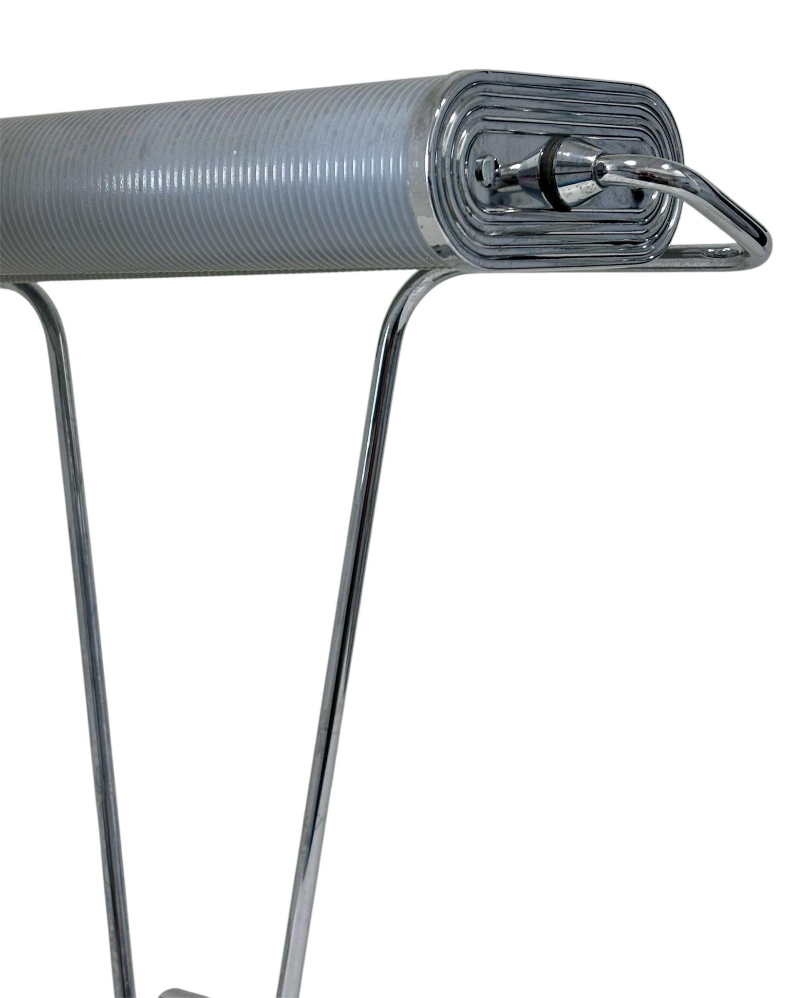 Lámpara francesa Eileen Gray modelo N71 para Jumo For Sale 7