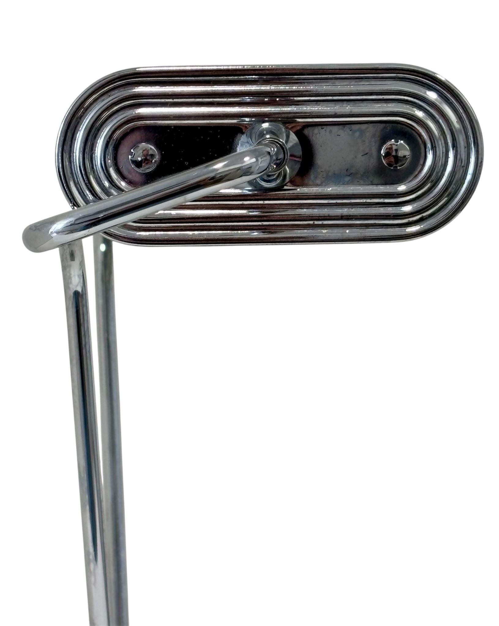Lámpara francesa Eileen Gray modelo N71 para Jumo For Sale 9