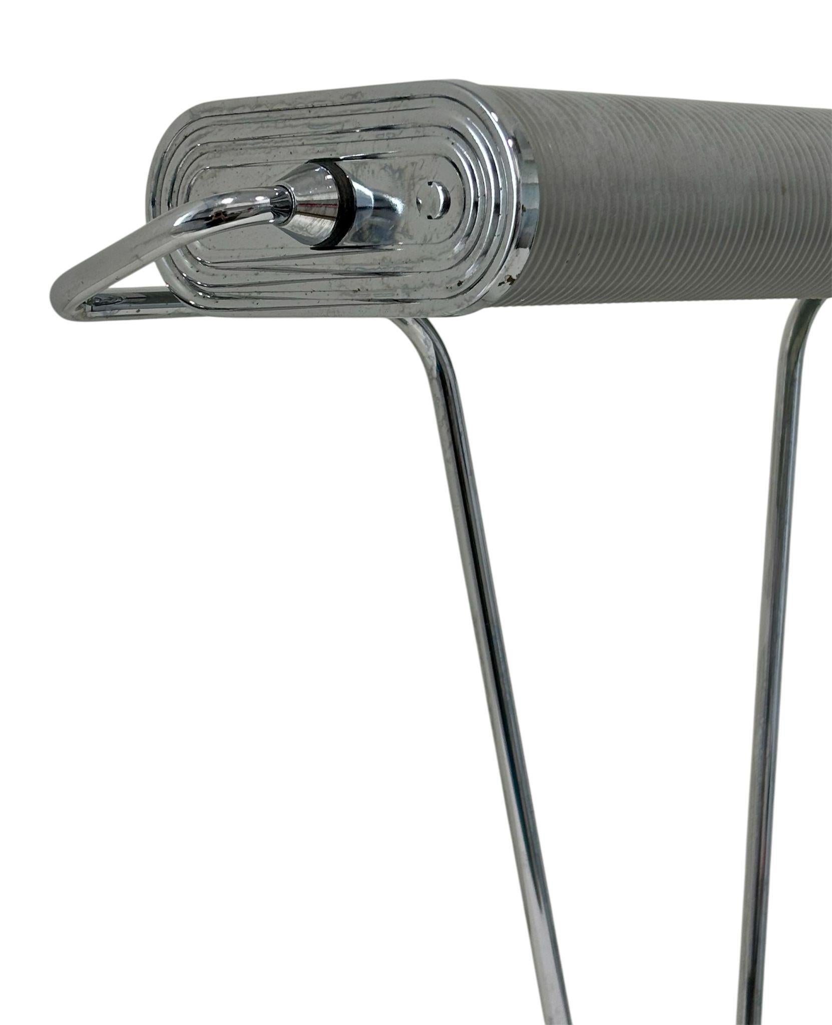 French Lámpara francesa Eileen Gray modelo N71 para Jumo For Sale
