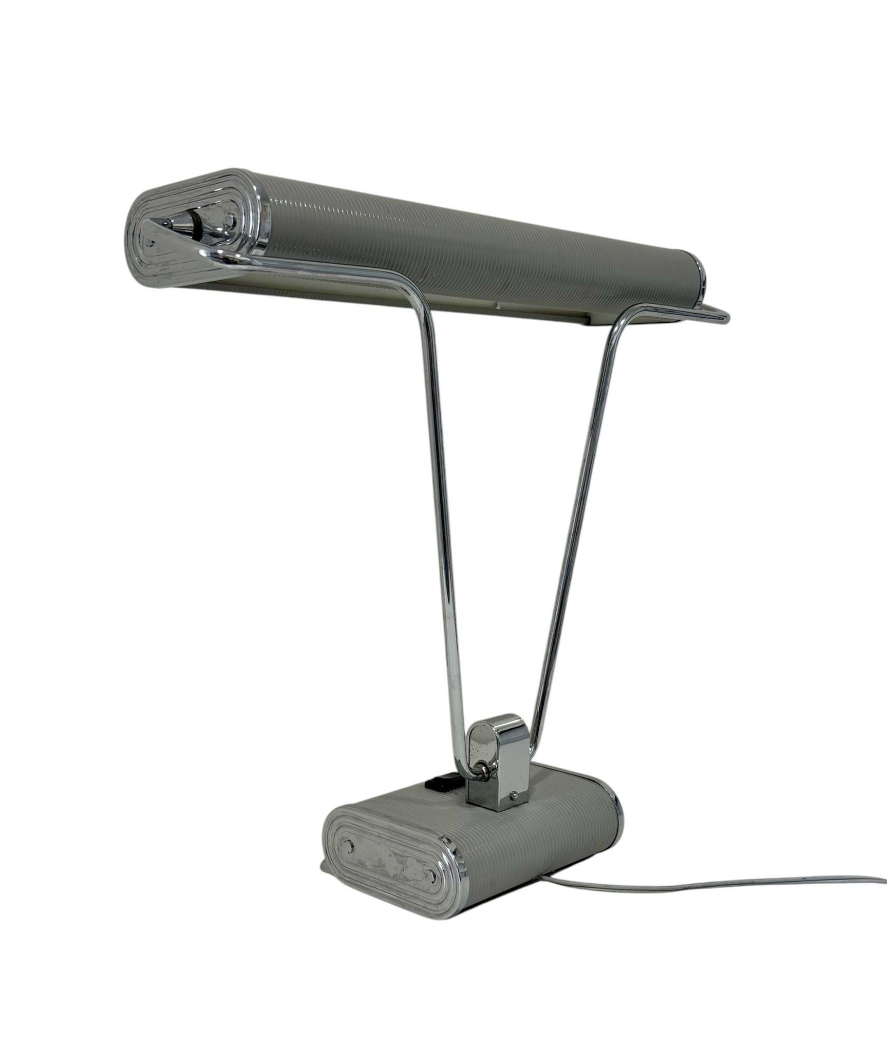 Lámpara francesa Eileen Gray modelo N71 para Jumo In Good Condition For Sale In VALÈNCIA, ES