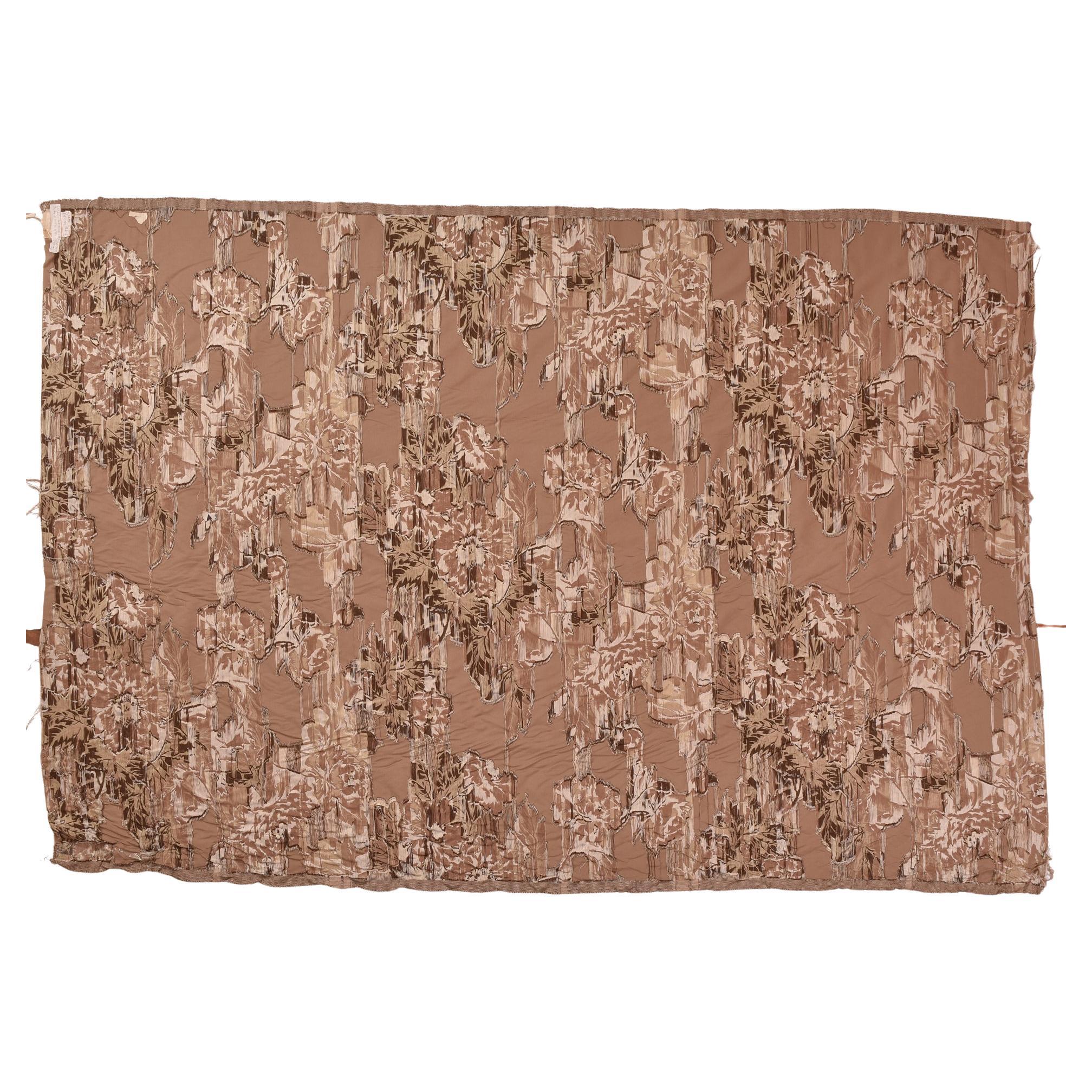 Just this cut of LAMPAS fabric: with ivory roses on a very elegant hazelnut background.
With an interesting price because I would like to close my business.


ref. T/282.