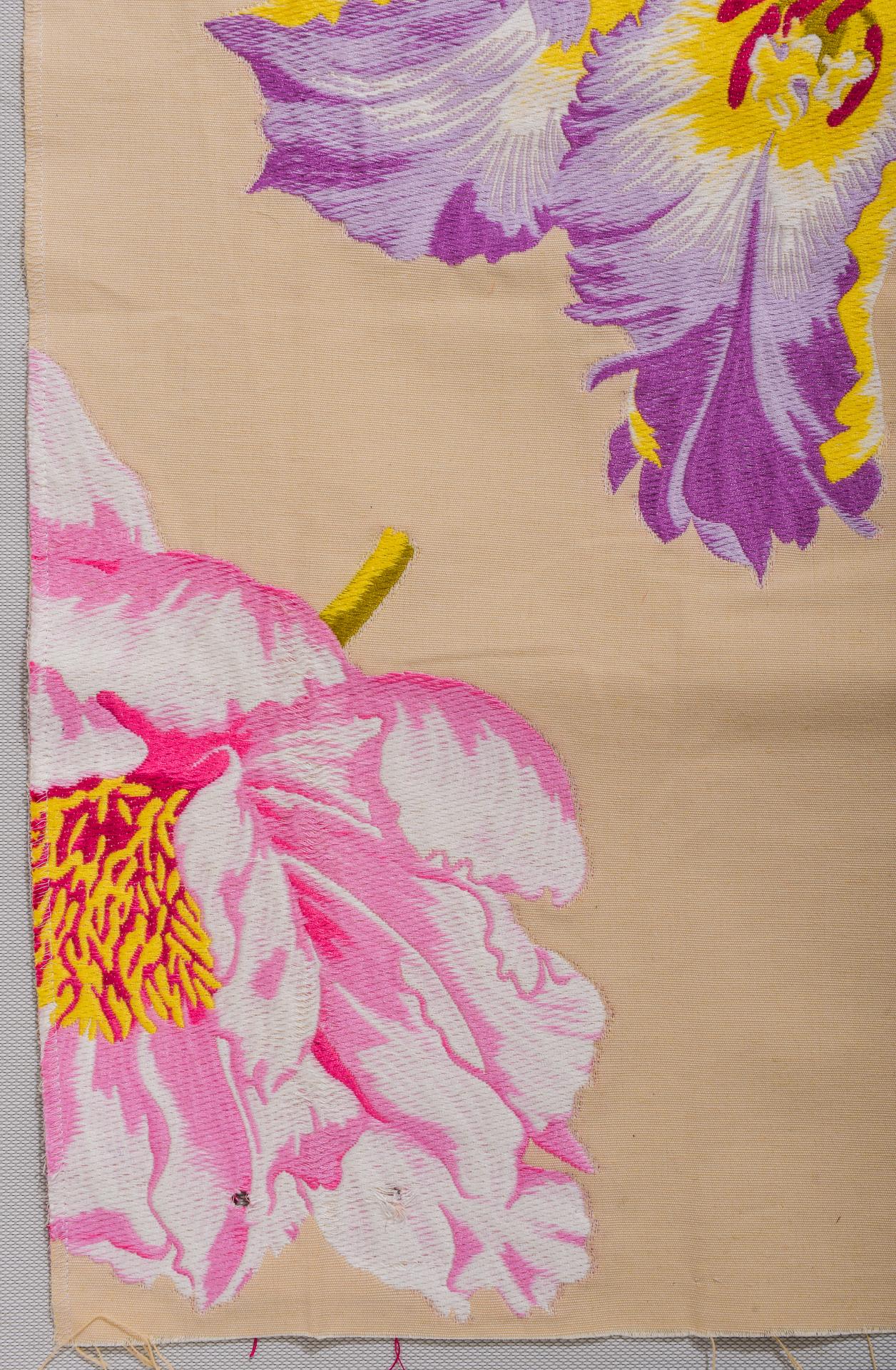 20th Century Lampas Textile Fabric Remnant with Large Flowers: Make an OFFER For Sale