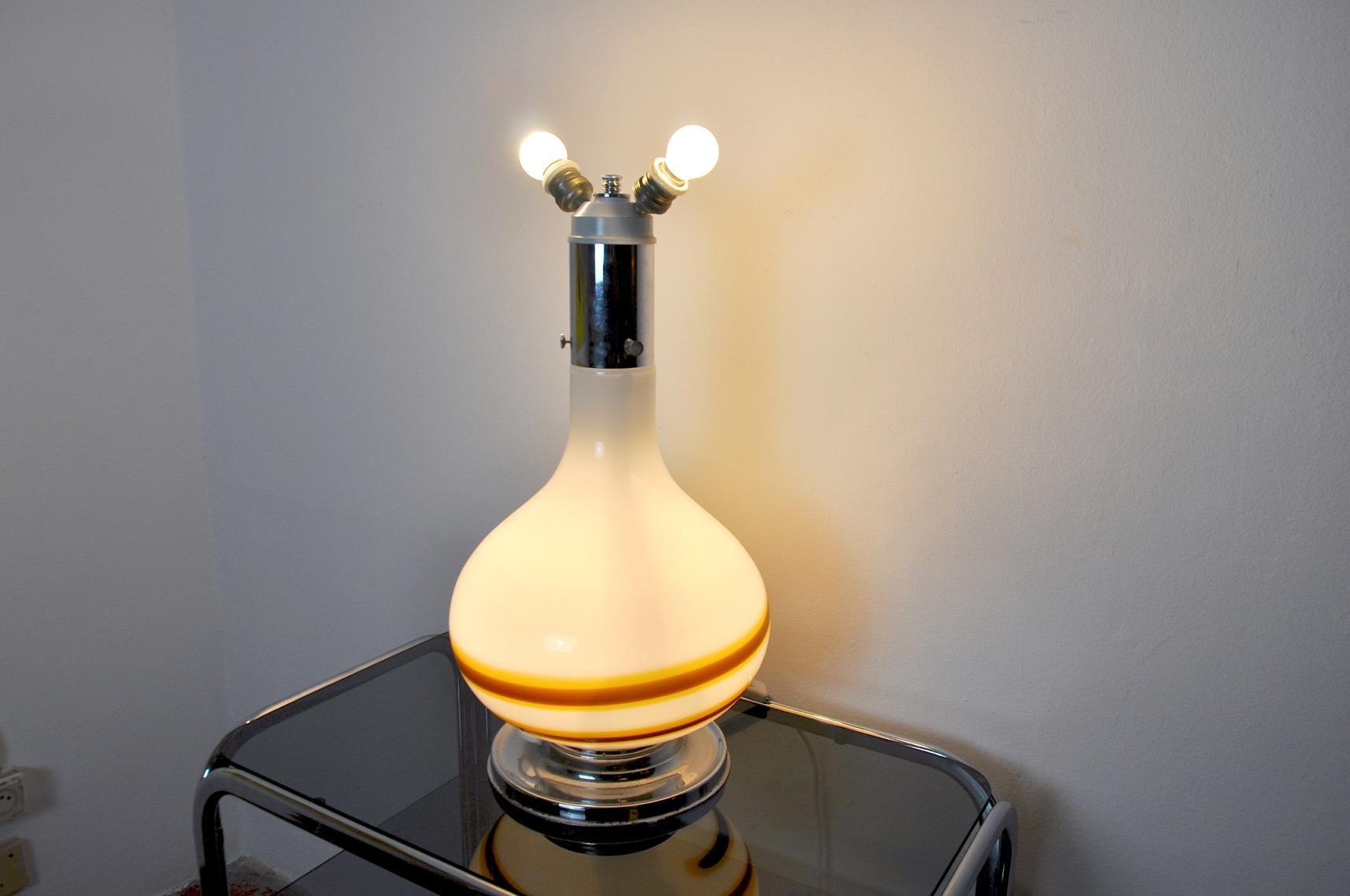Fin du 20e siècle Lampe bicolore de Murano Mazzega, Italie, 1970 en vente
