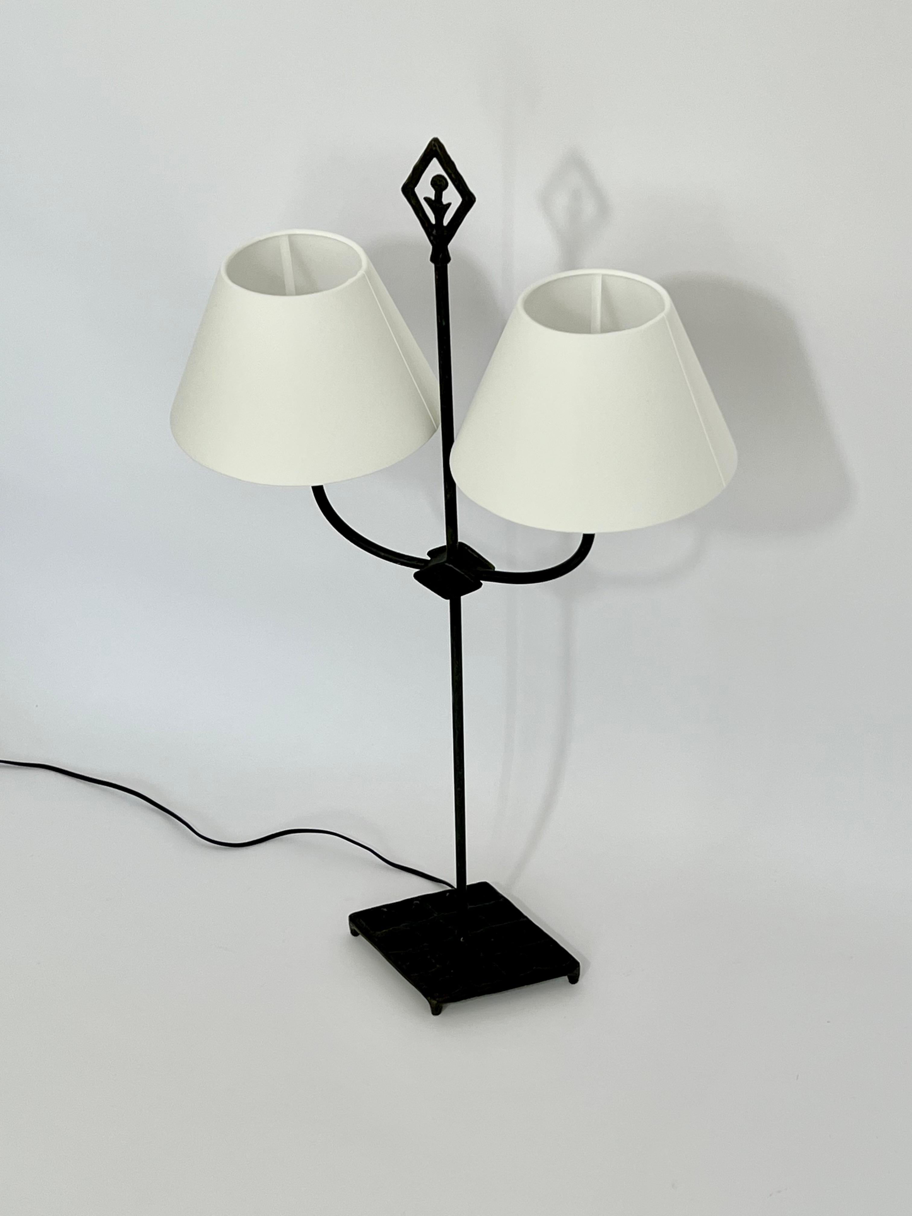 Brutalist Lampe brutaliste en fer forgé dans le goût des Ateliers de Marolles For Sale