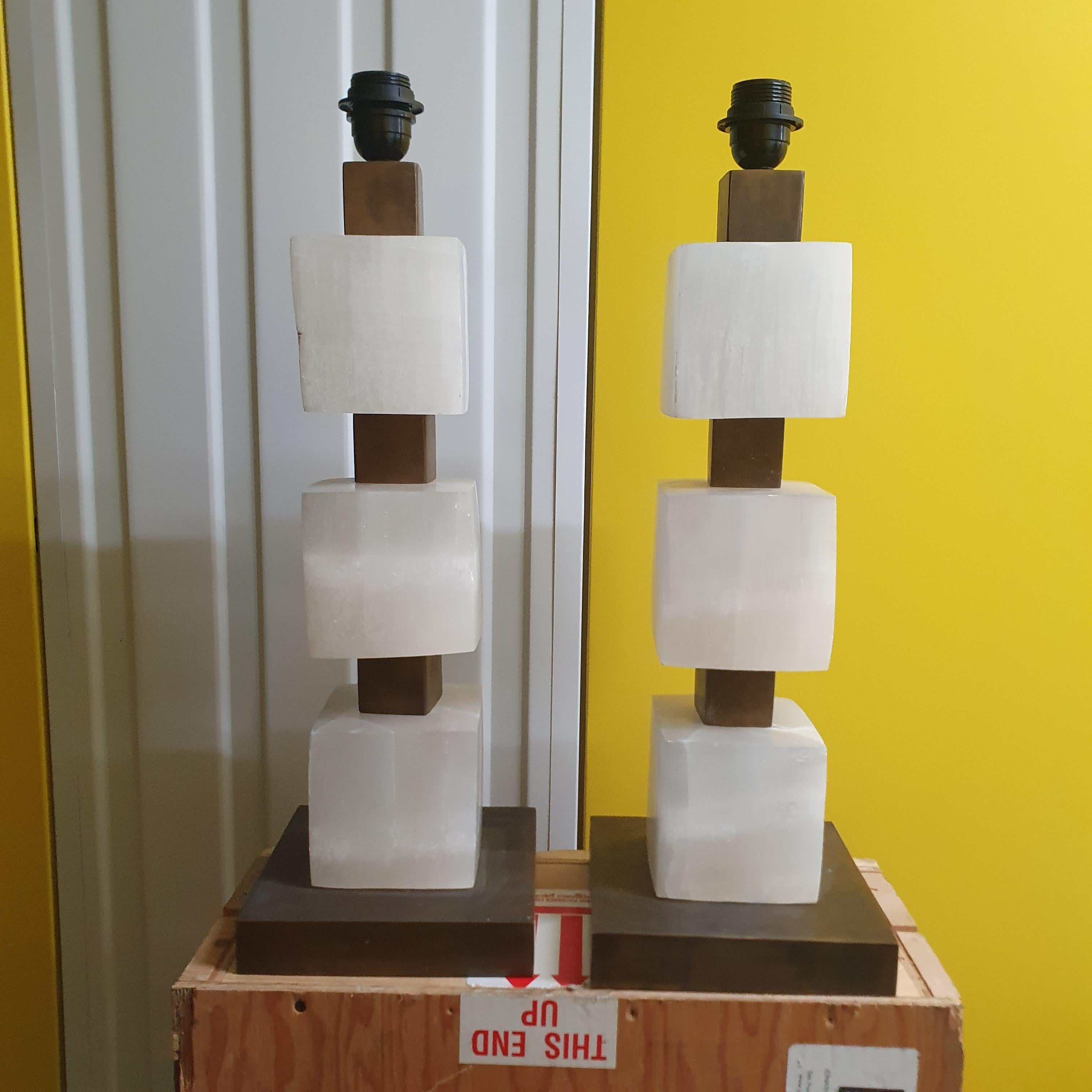 French Lampe Cubes by Cinabre Gallery, solid Bronze and hand carved & polished Selenite For Sale