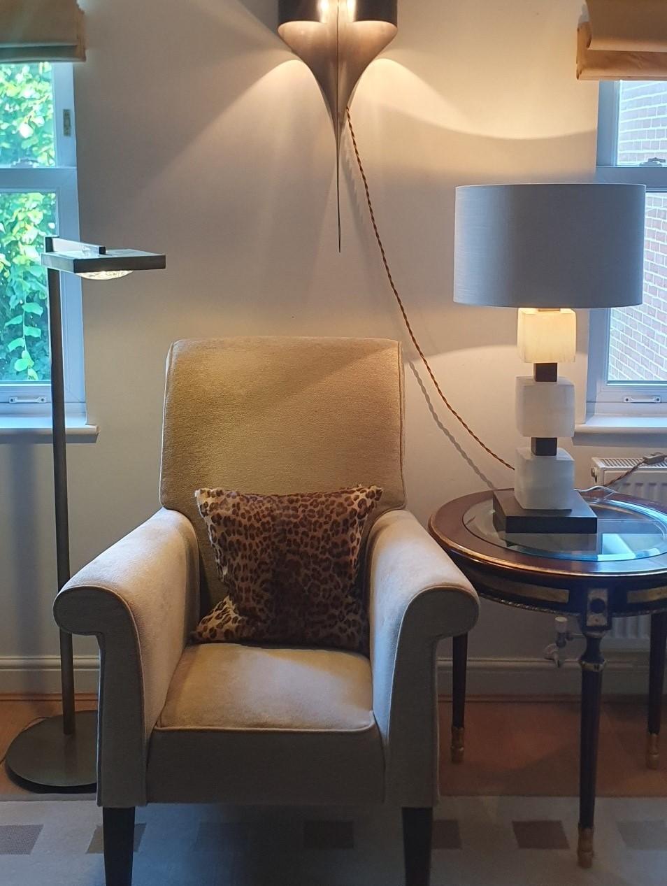 Bronzed Lampe Cubes by Cinabre Gallery, solid Bronze and hand carved & polished Selenite For Sale