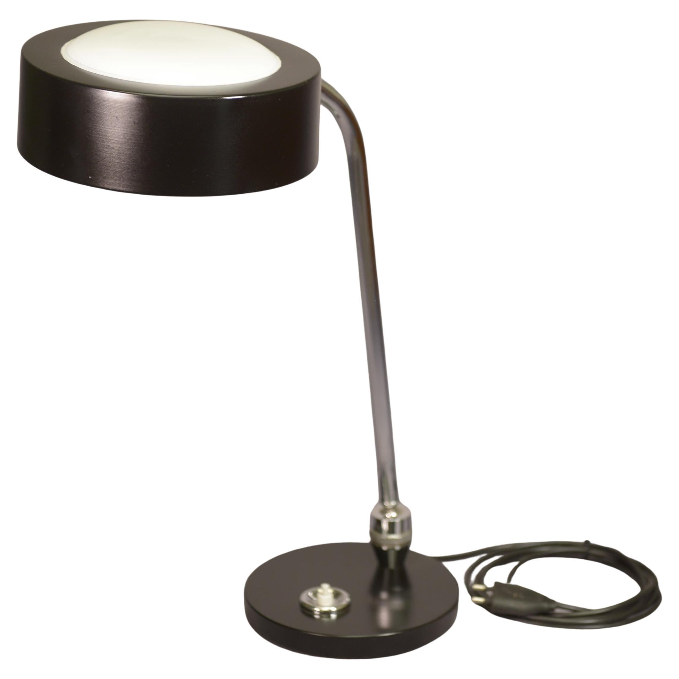Lampe de bureau JUMO 900 par Yves Jujeau, Pierre et André Monique - 1960s For Sale
