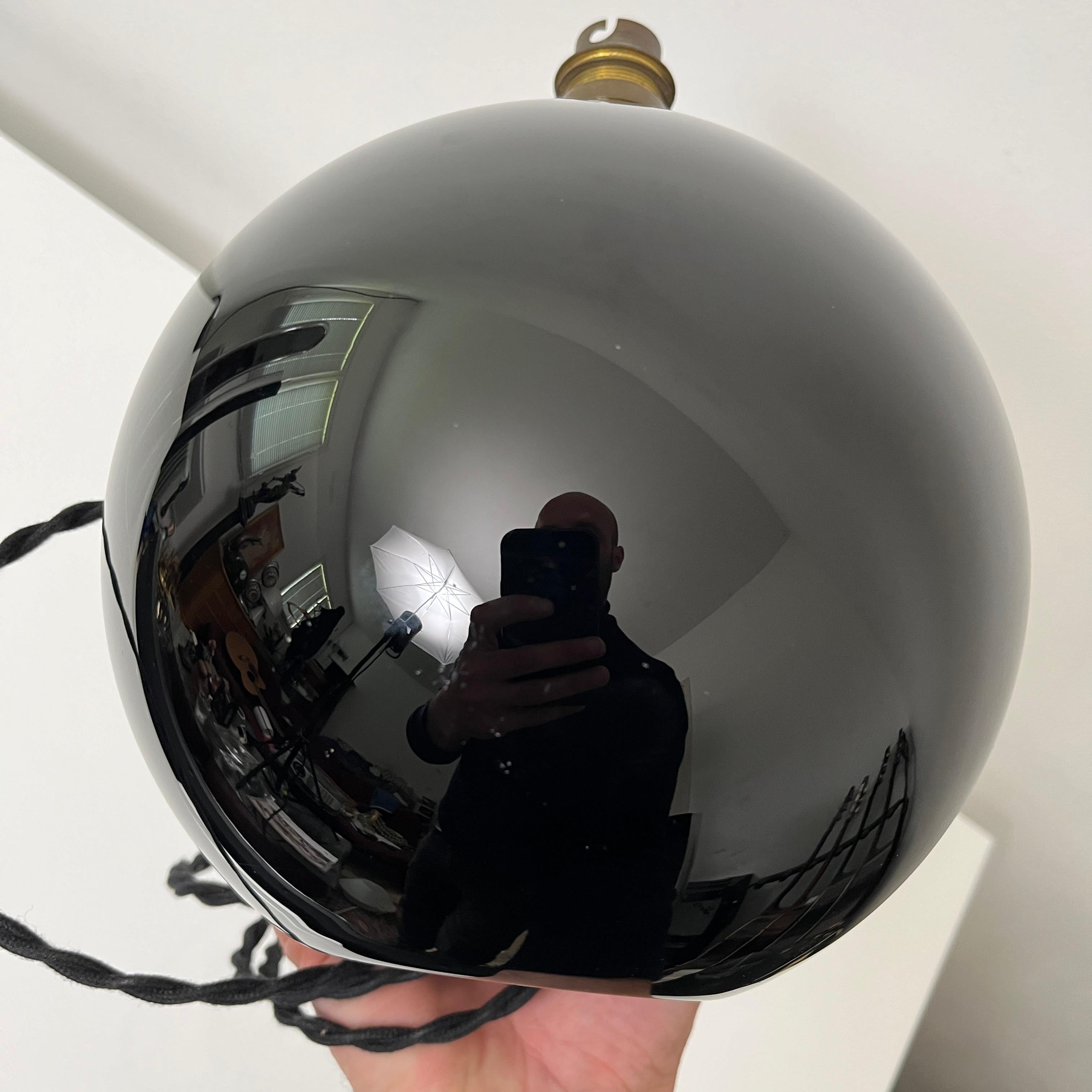 Lampe De Bureau Sphérique Jacques Adnet, Verre Opalin Noir, France, 1930 6