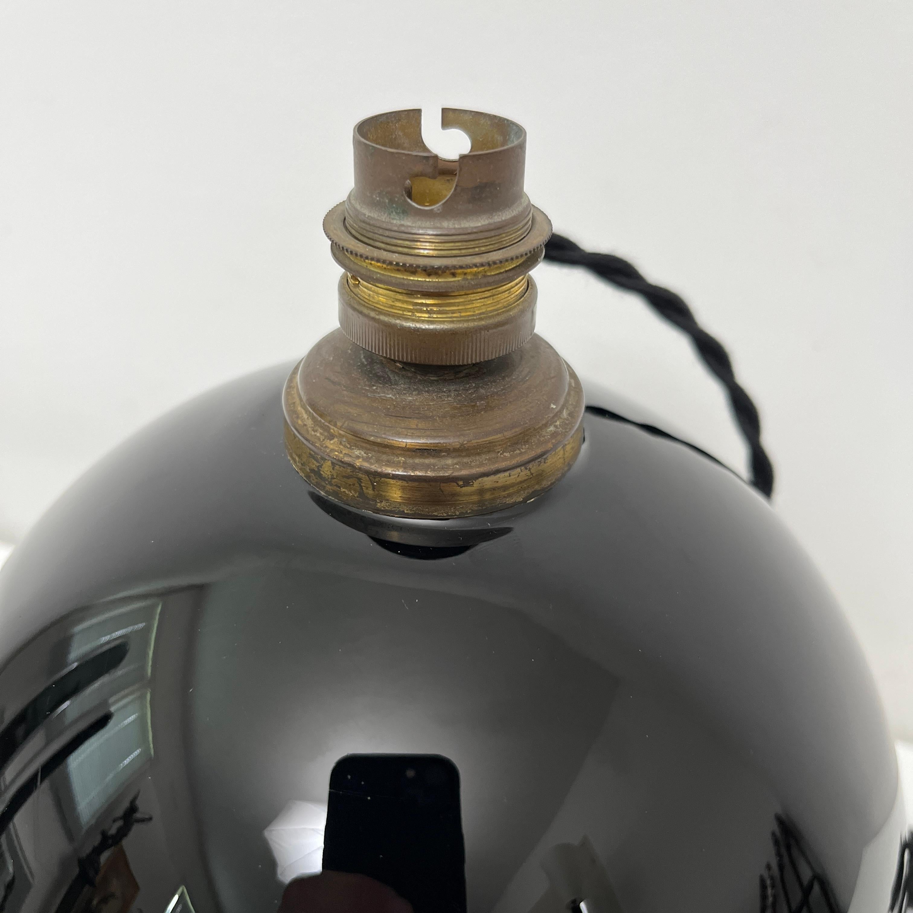 Lampe De Bureau Sphérique Jacques Adnet, Verre Opalin Noir, France, 1930 In Good Condition In PONT-AUDEMER, FR