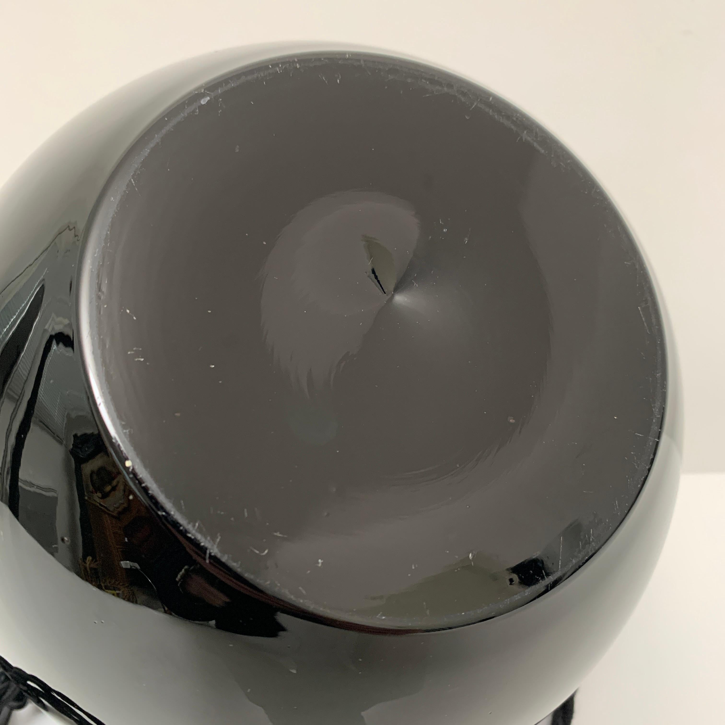 Lampe de bureau sphérique Jacques Adnet, verre opalin noir, France 1930 Bon état à PONT-AUDEMER, FR