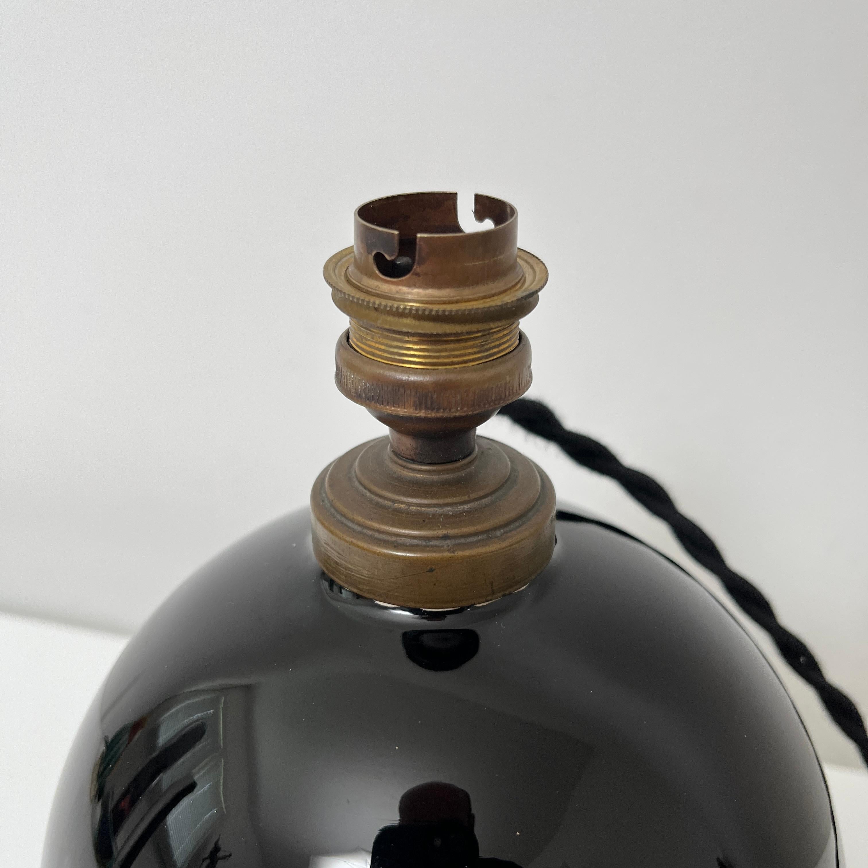 Lampe De Bureau Sphérique Jacques Adnet, Verre Opalin Noir, France, 1930 1