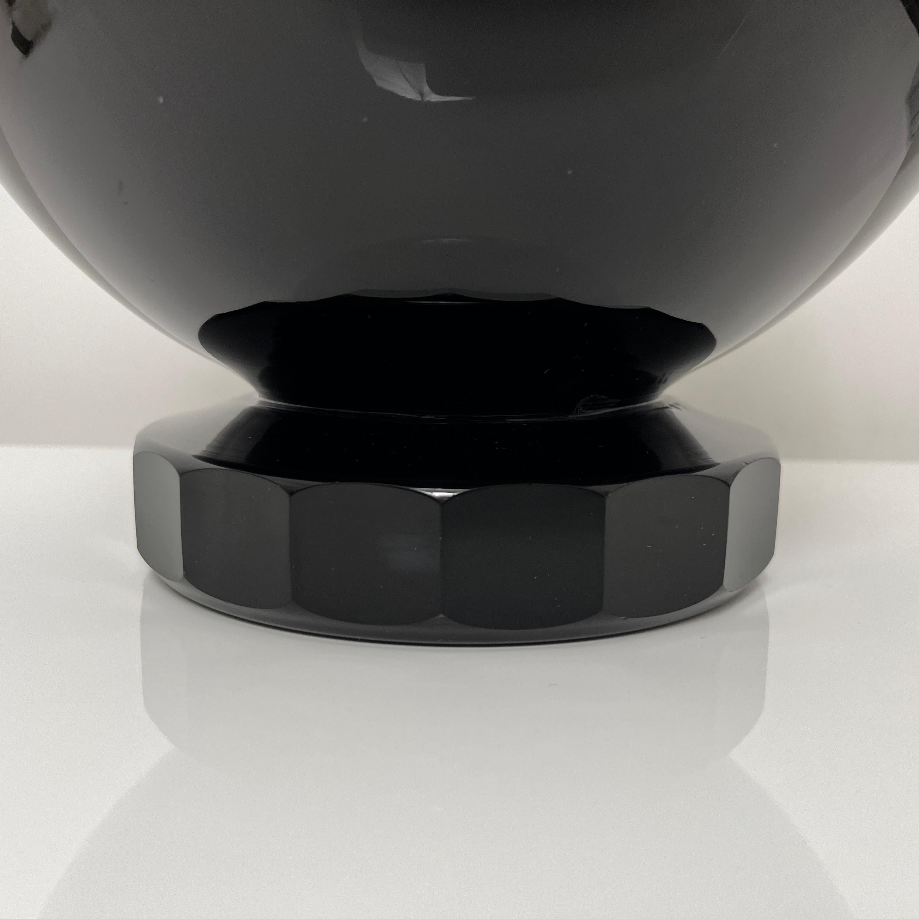 Verre opalin Lampe De Bureau Sphérique style Jacques Adnet, Verre Opalin Noir, France, 1930 en vente